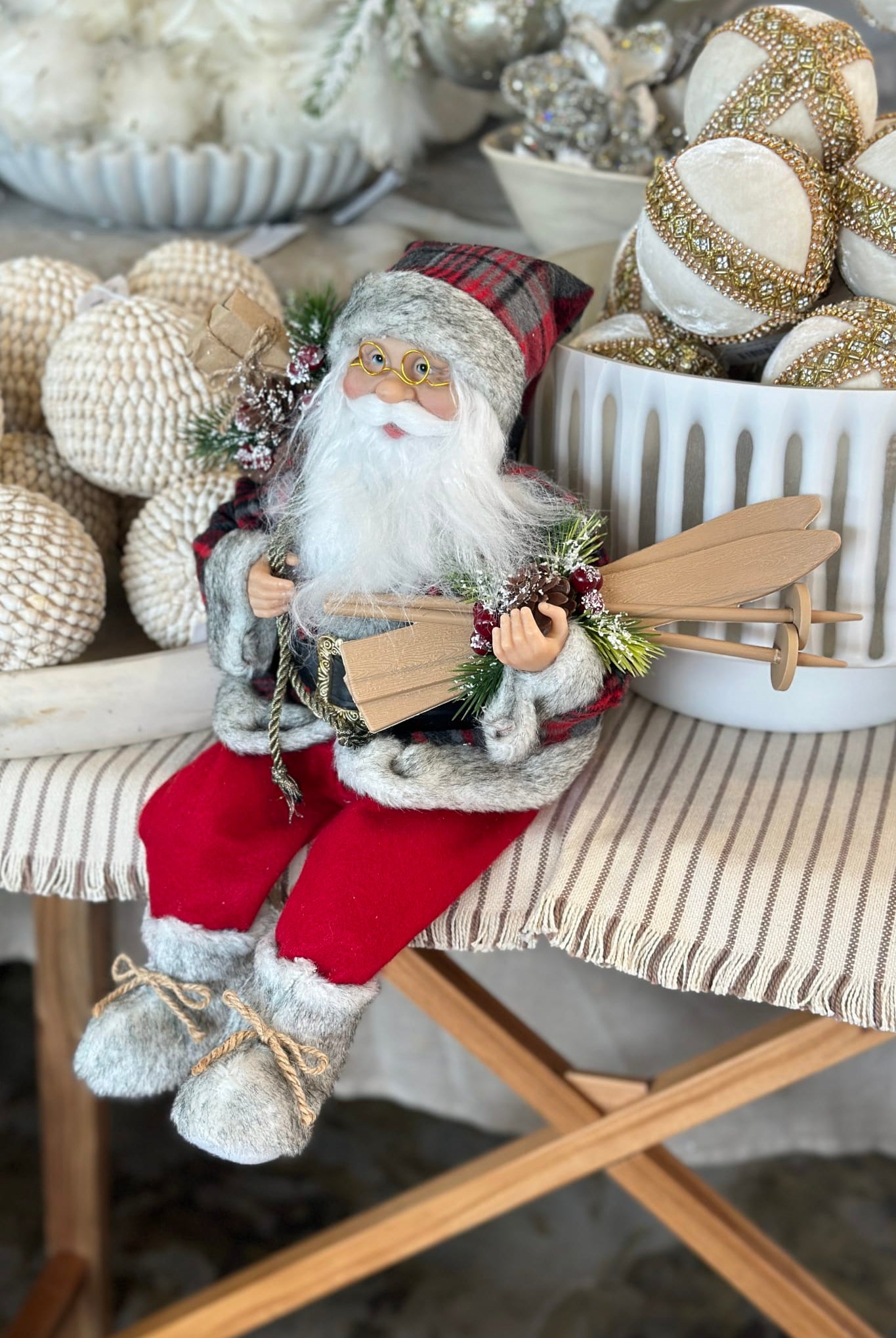 Sitting Santa in Tartan (40cm) - Magpie Style