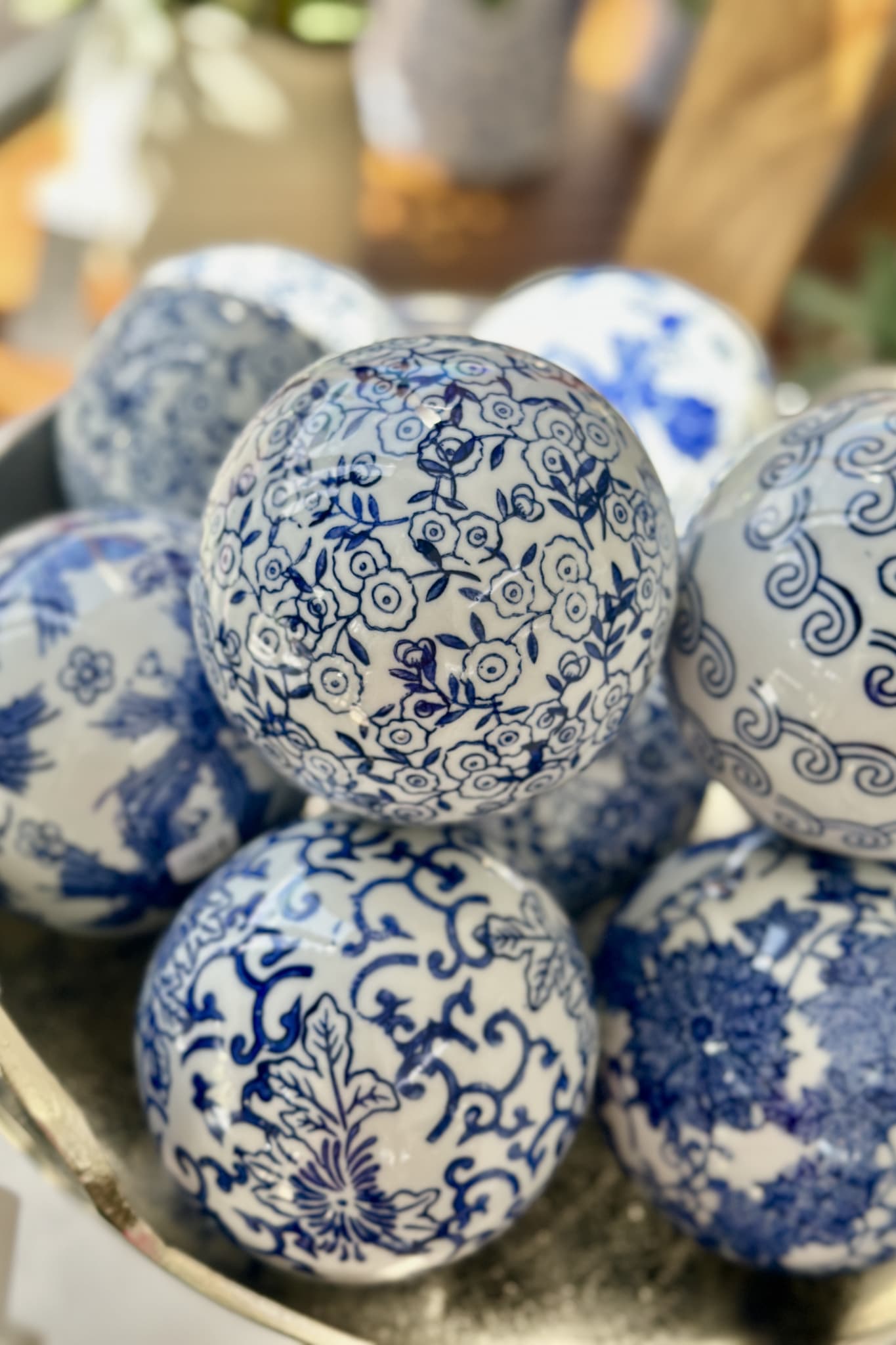 Ceramic Ball 10cm - Climbing Roses - Magpie Style