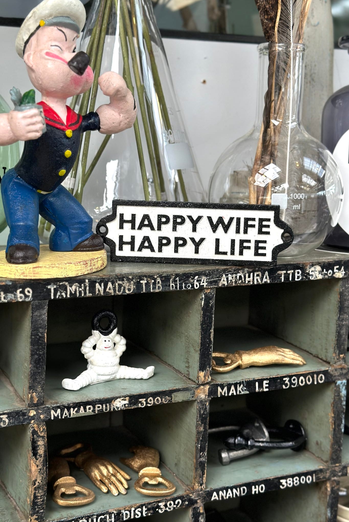 Happy Wife Happy Life Sign - Magpie Style