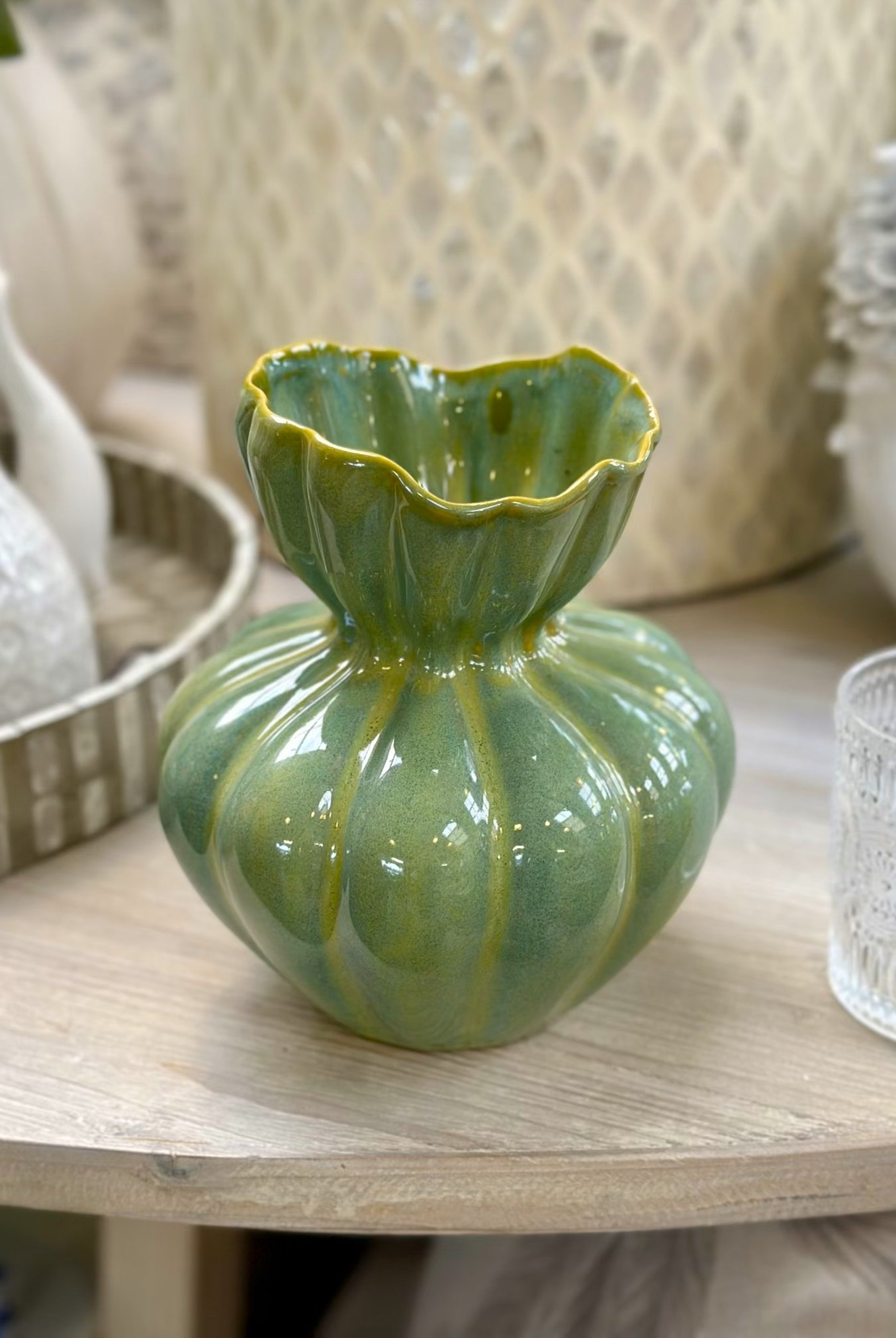 Small Bayleaf Vase - Magpie Style