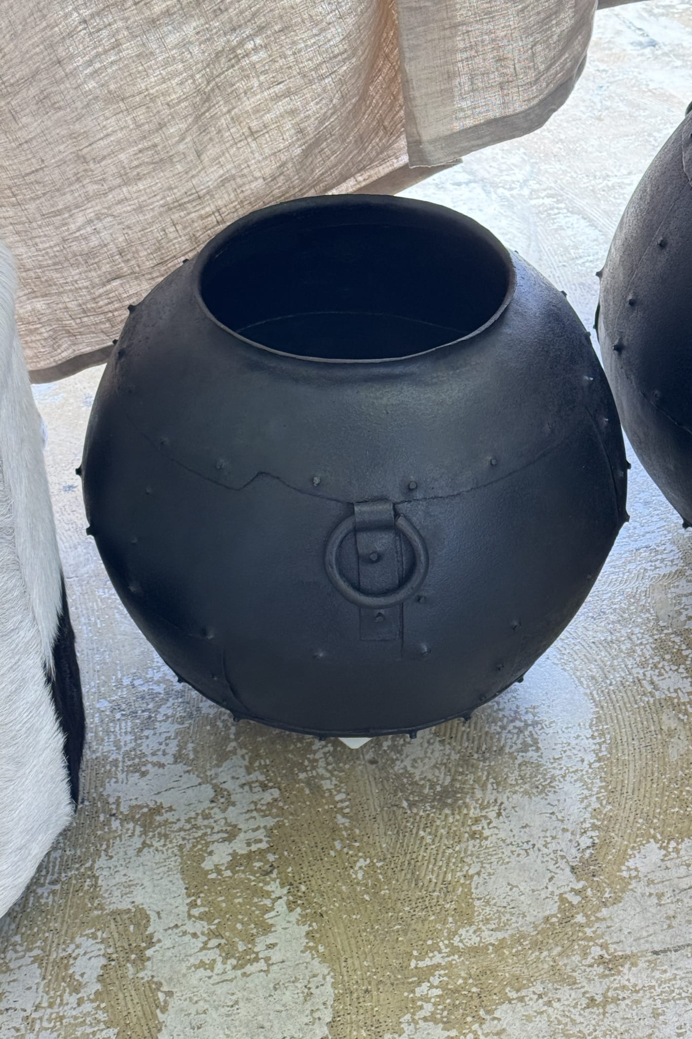 Vintage Iron Pot Small - Magpie Style