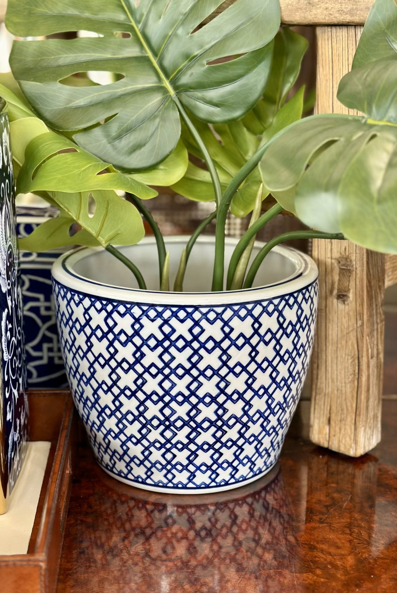 Weave Ceramic Pot - Medium Wht/Nvy - Magpie Style