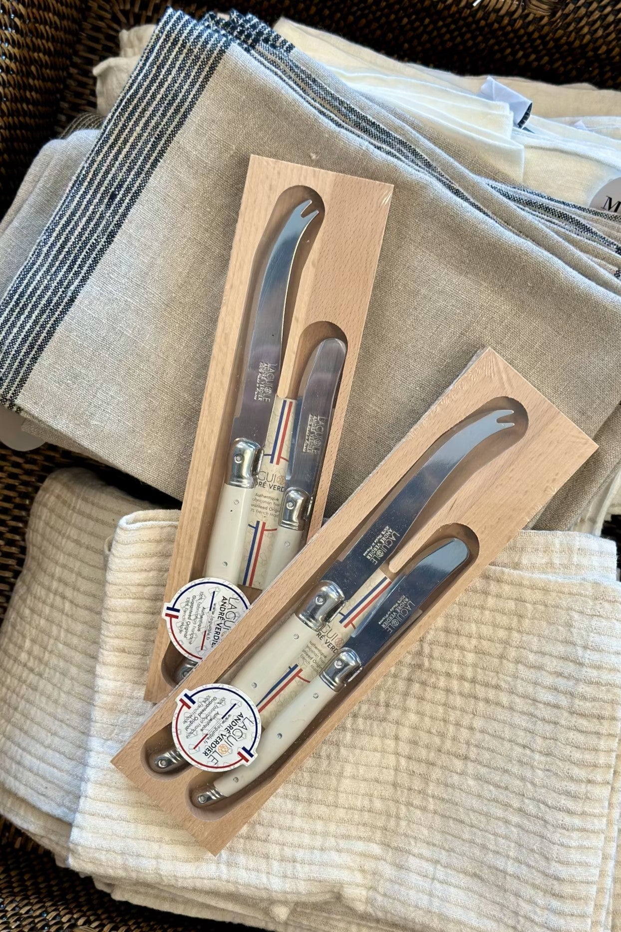 LAGUIOLE Debutant Cheese Knife Set 2pcs White - Magpie Style