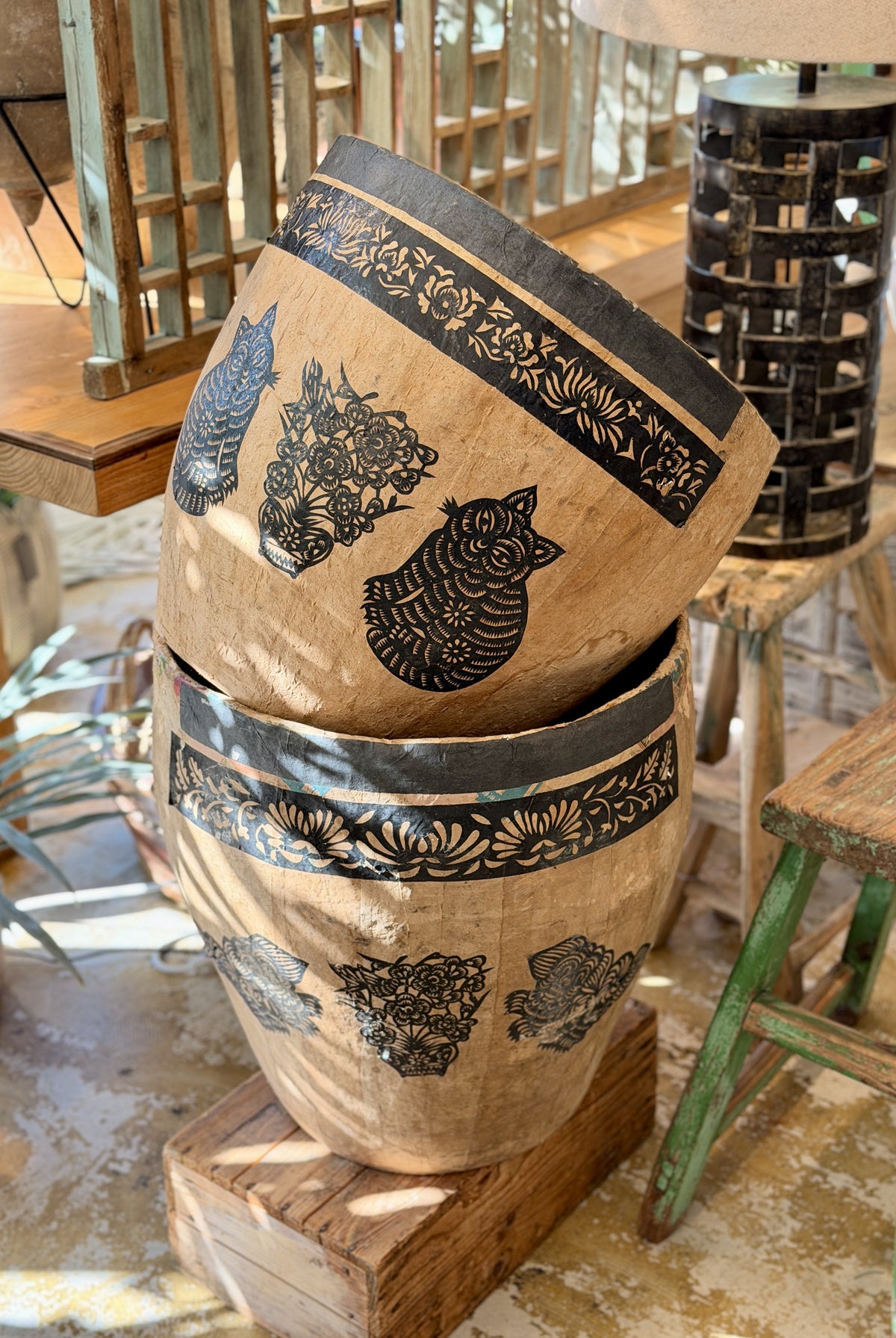 Chinese Papermache Pot - Magpie Style