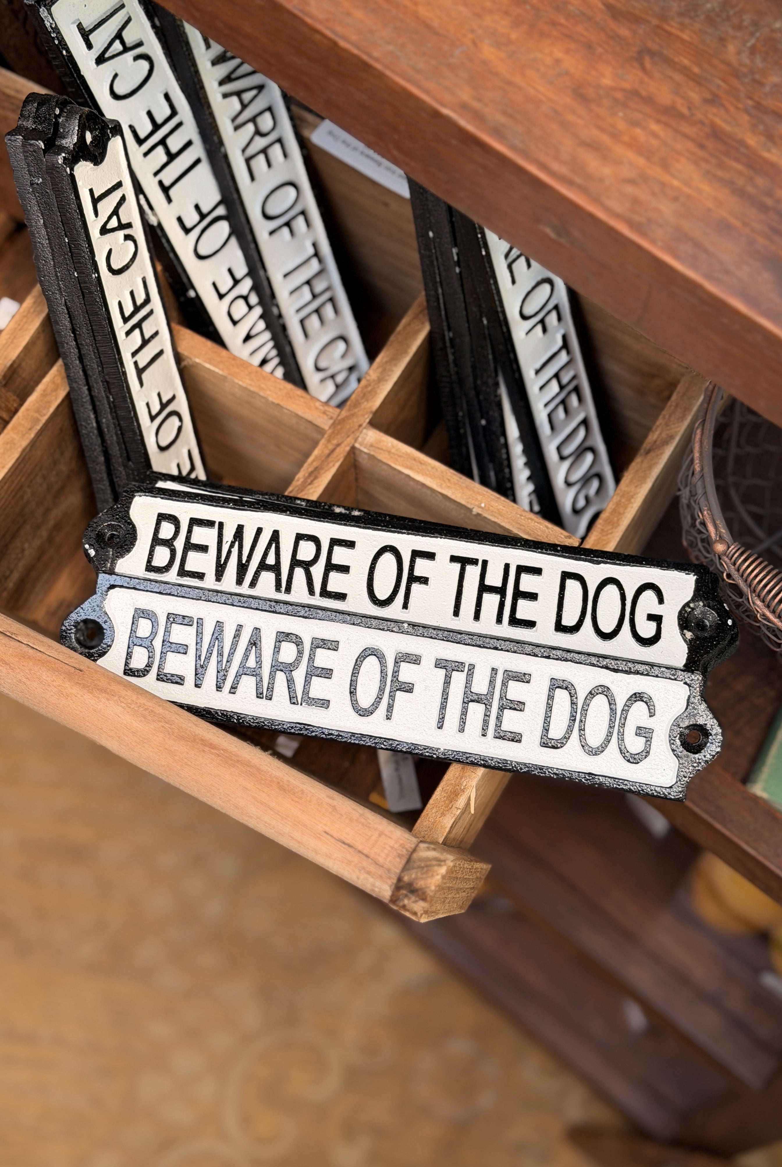 Cast Iron Beware of the Dog - Magpie Style