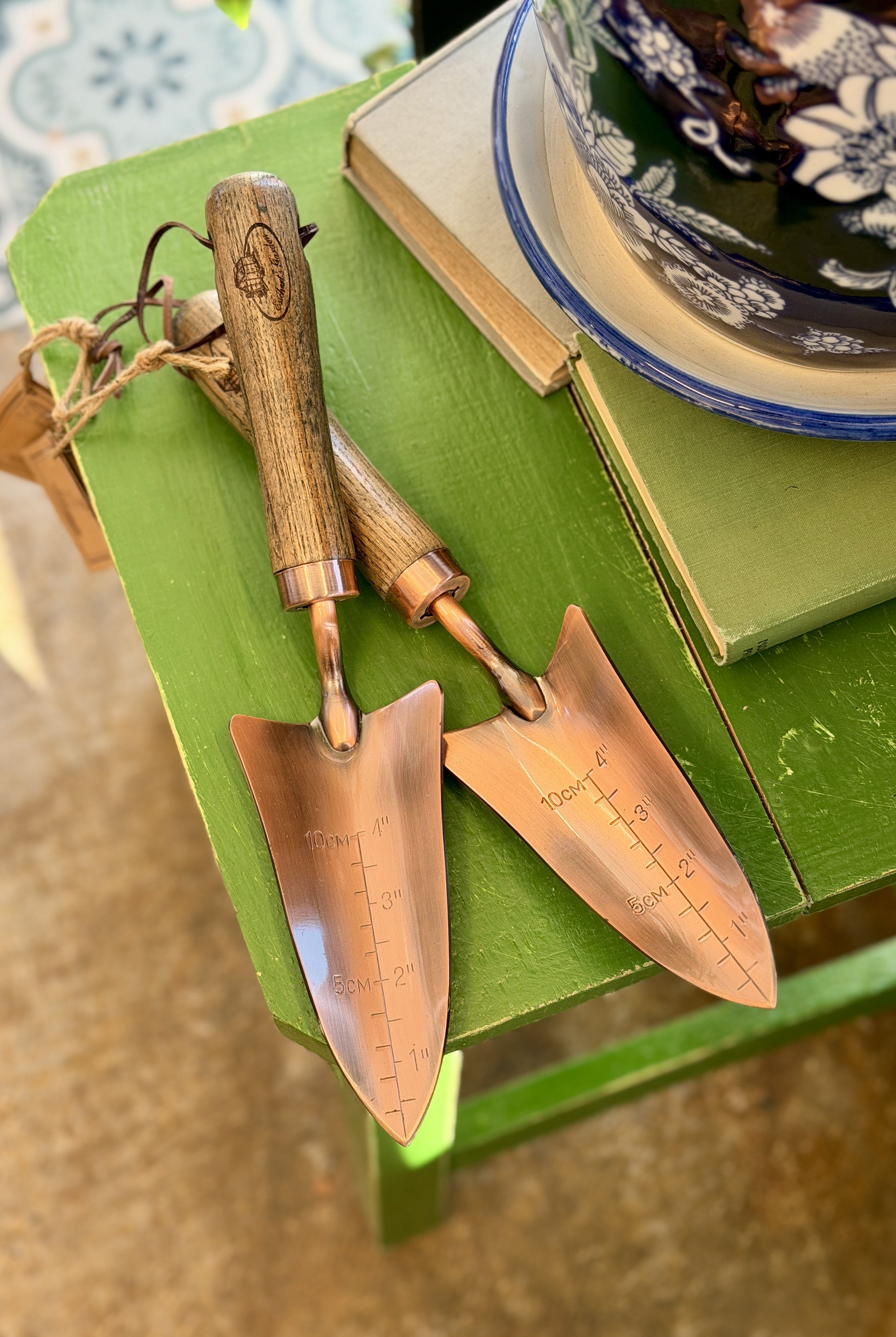 Copper Shovel - Magpie Style