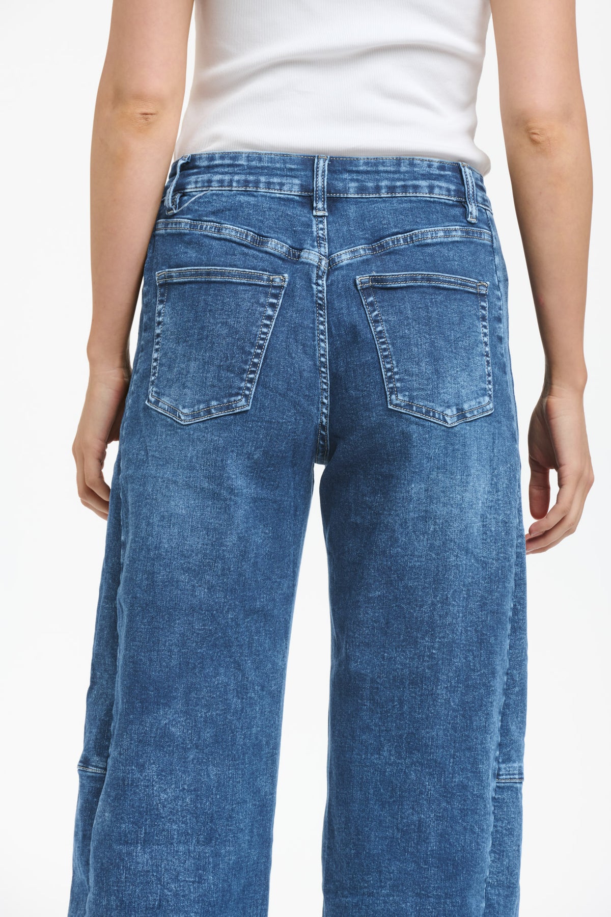 ITALIAN STAR Idaho Barrel Jean - Mid Denim - Magpie Style