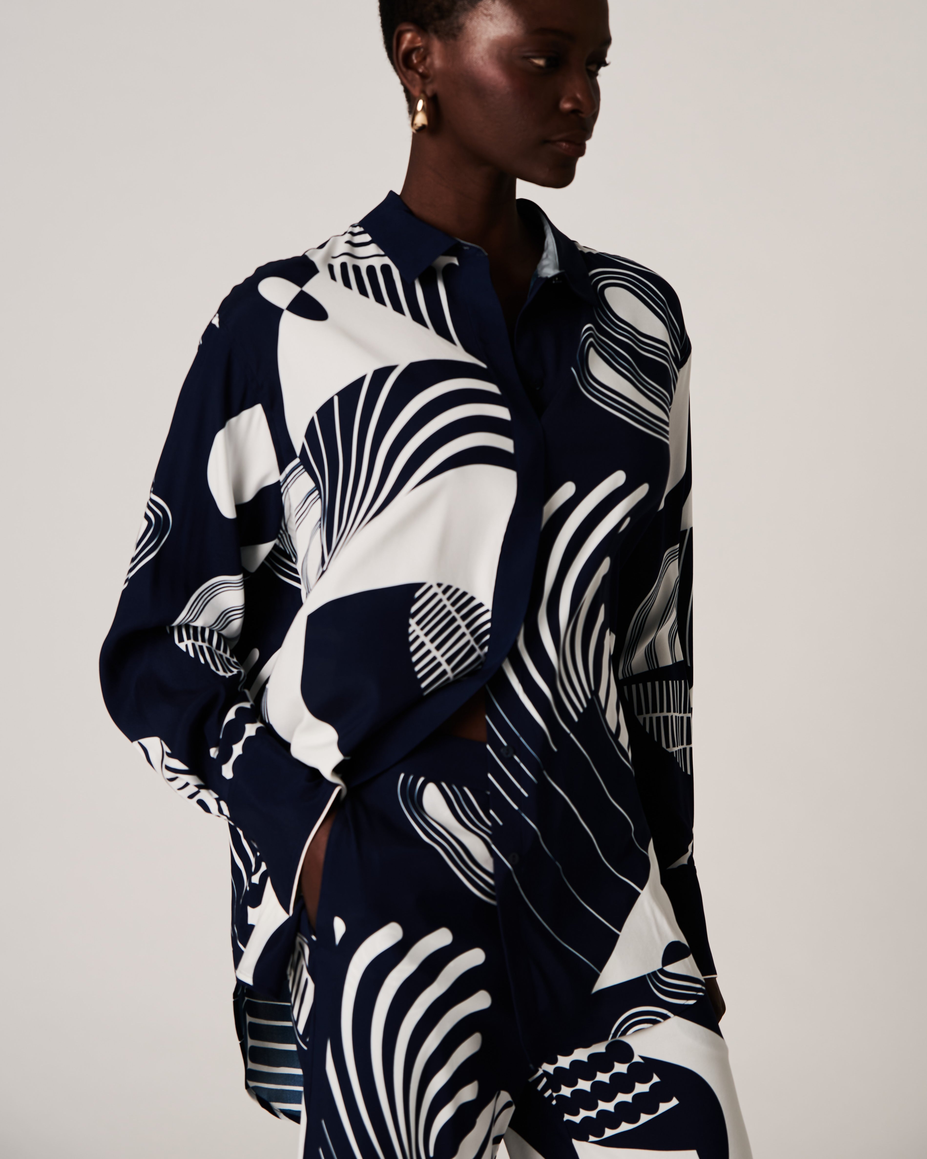 HERZEN'S ANGELEGENHEIT Collared Shirt - Marino Superwhite - Magpie Style