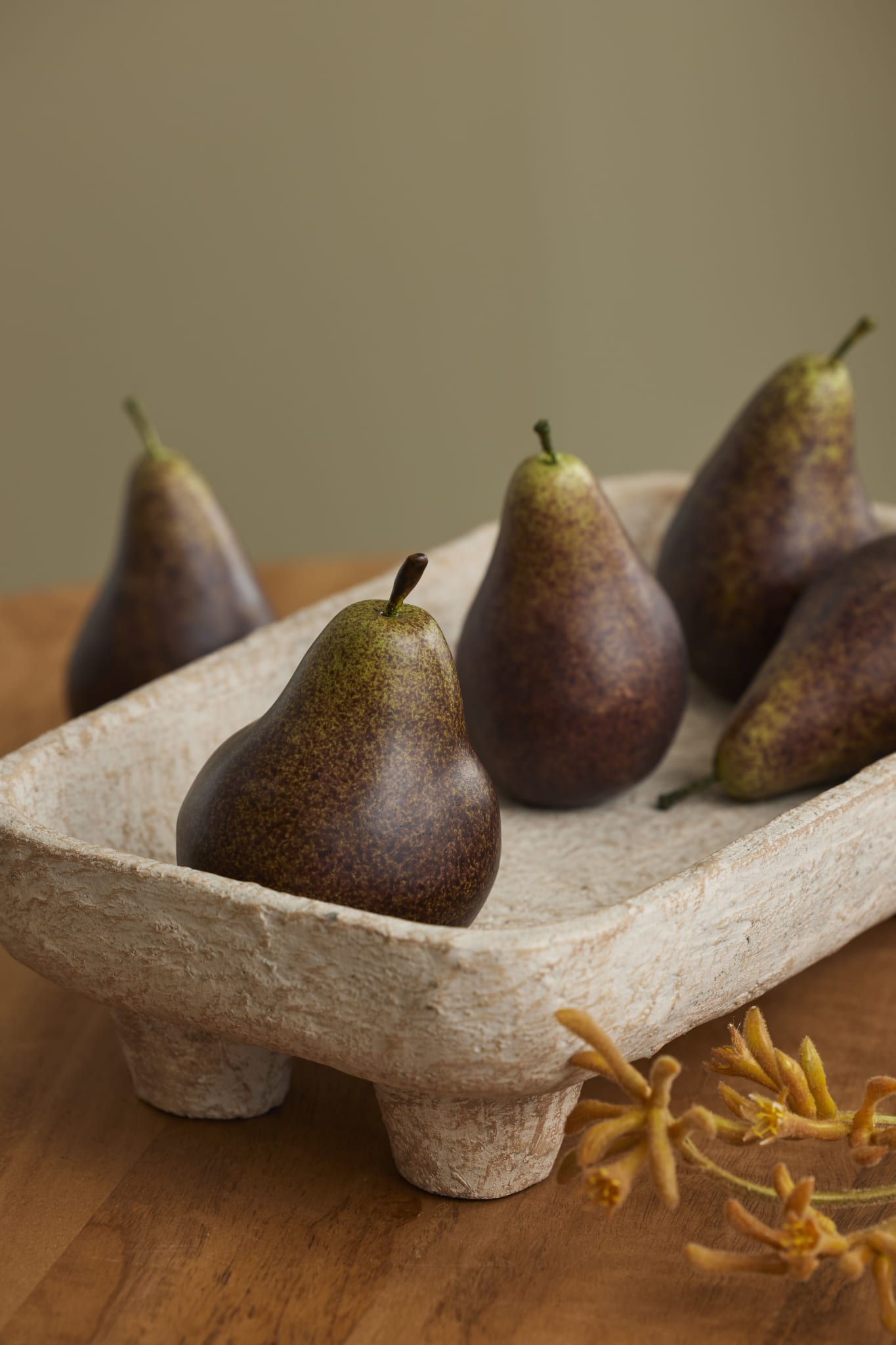 Brown Pear - Magpie Style