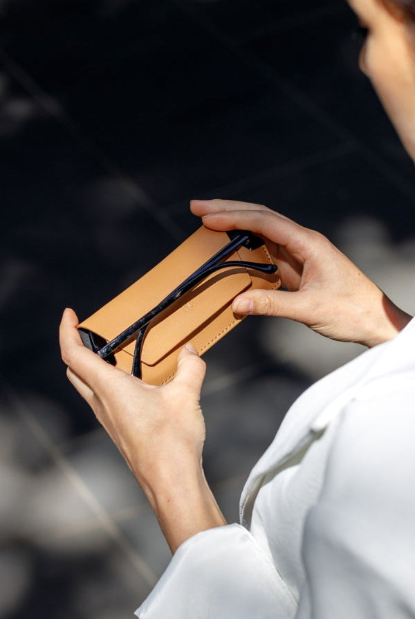 Fox and Leo glasses case - Tan - Paula Ryan