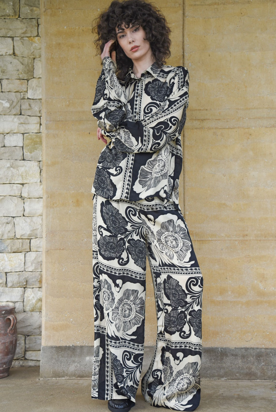 CURATE Under The Sun Shirt - Black - Magpie Style
