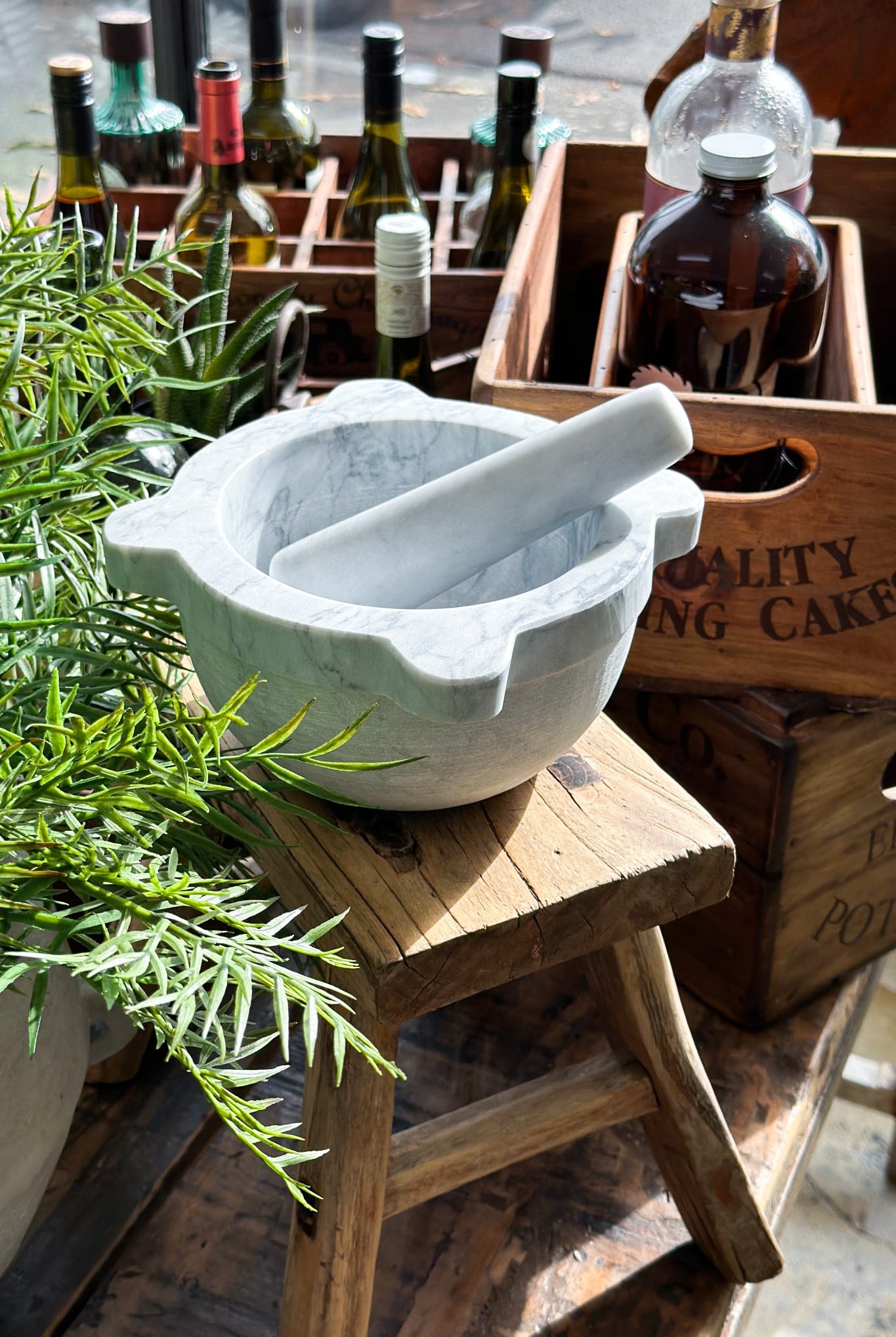 Large Light Grey Mortar & Pestle - Magpie Style
