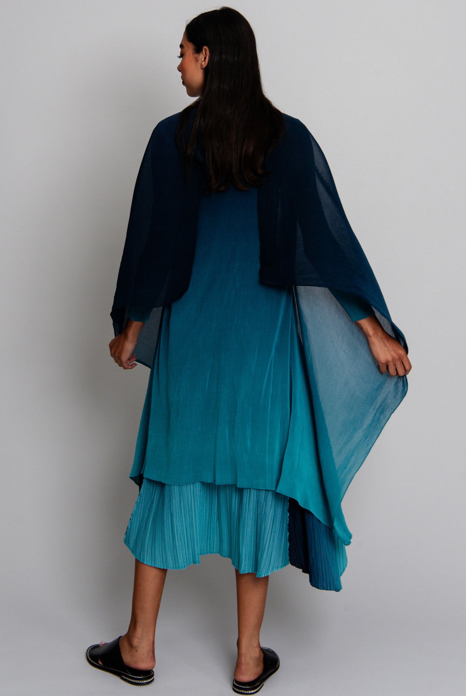 ALQUEMA Collare Coat - Twilight Blue to Peacock - Magpie Style