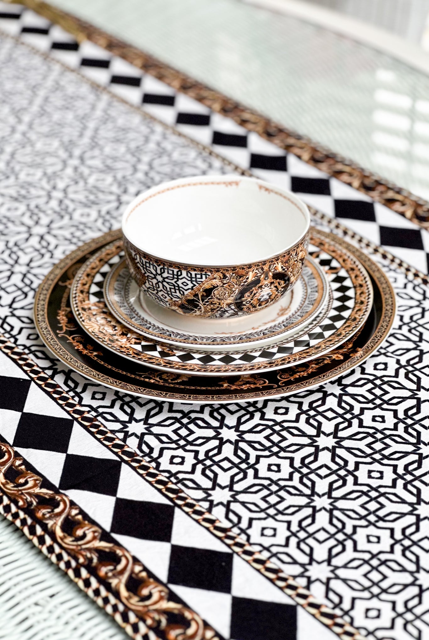 CAMILLA - Table Runner Look Up Tesoro - Magpie Style