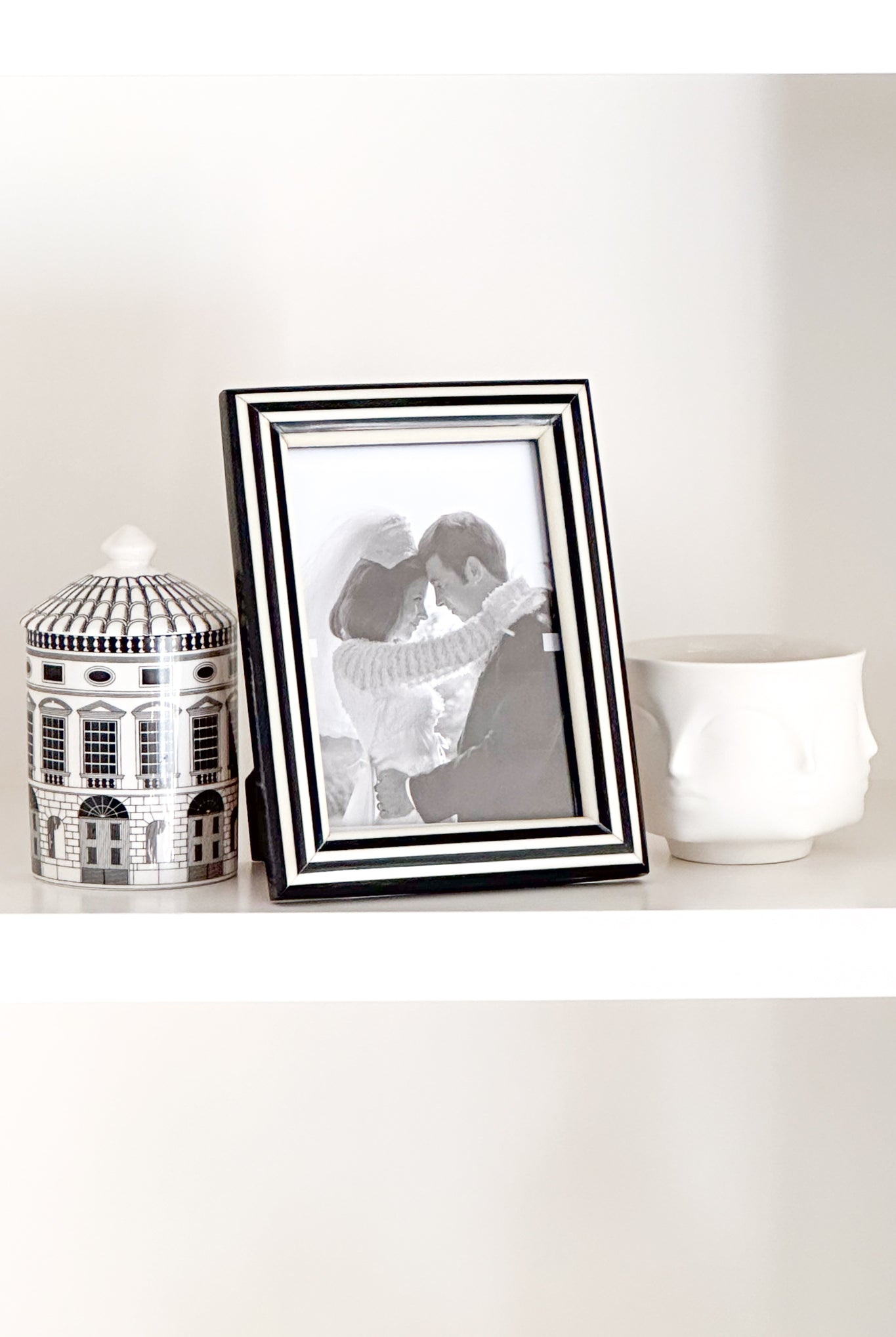 Black and Off-White Striped Resin Photo Frame 5x7 - Magpie Style