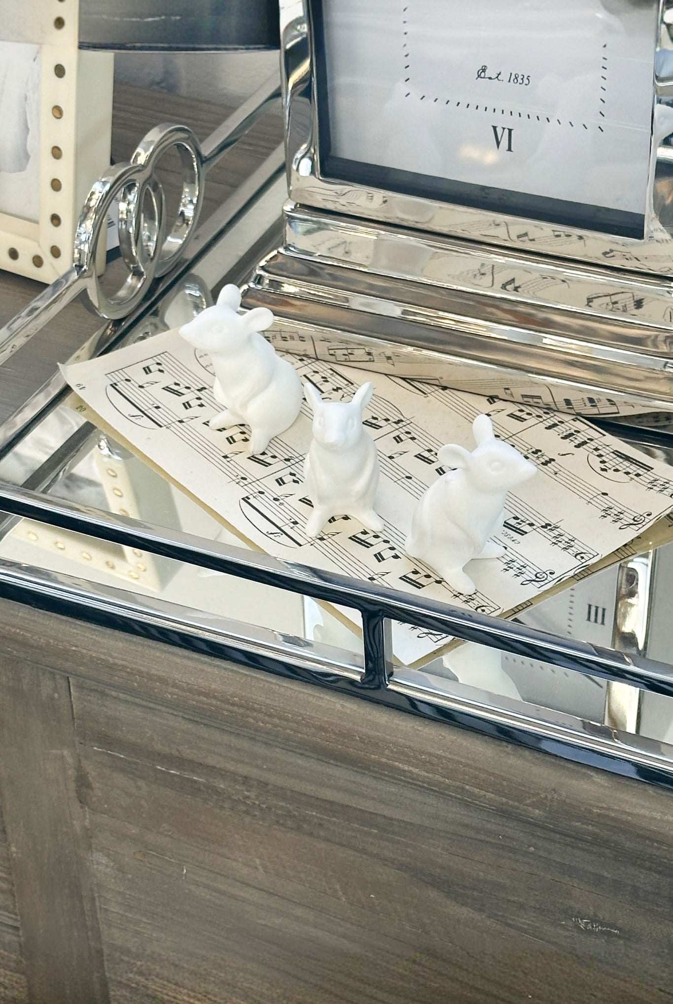 Porcelain Standing Mouse - Magpie Style