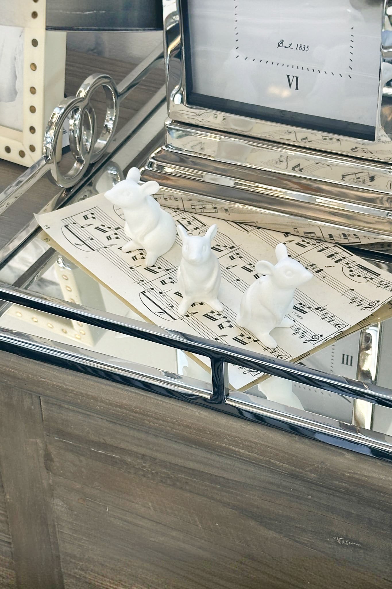 Porcelain Standing Mouse - Magpie Style