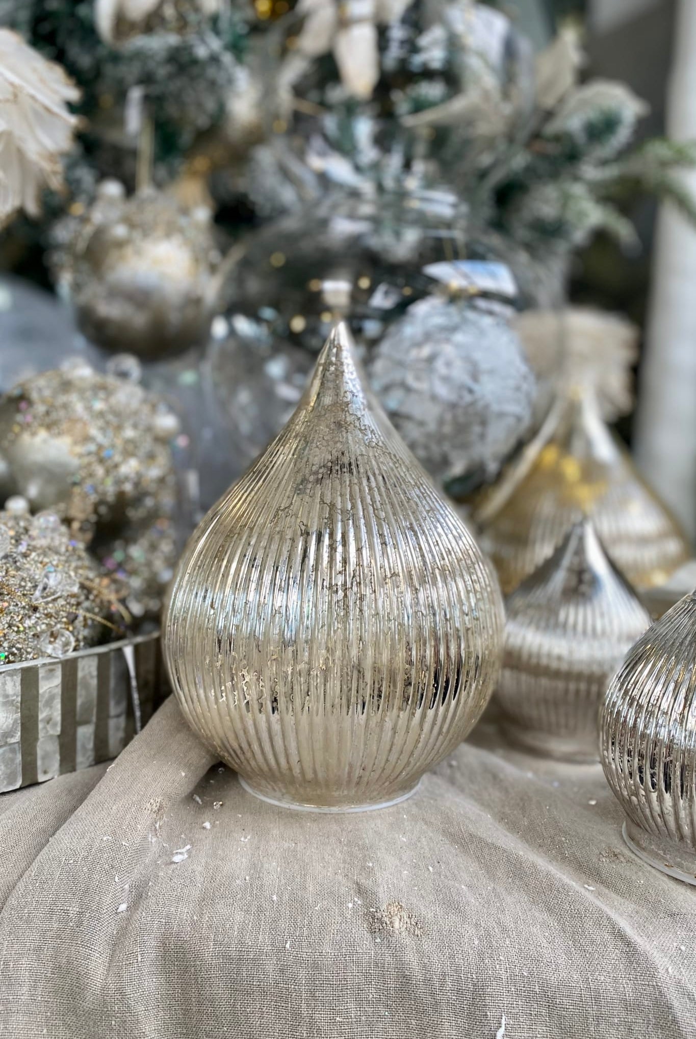 Teardrop Glass Light-up Bulb (16cm) - Magpie Style