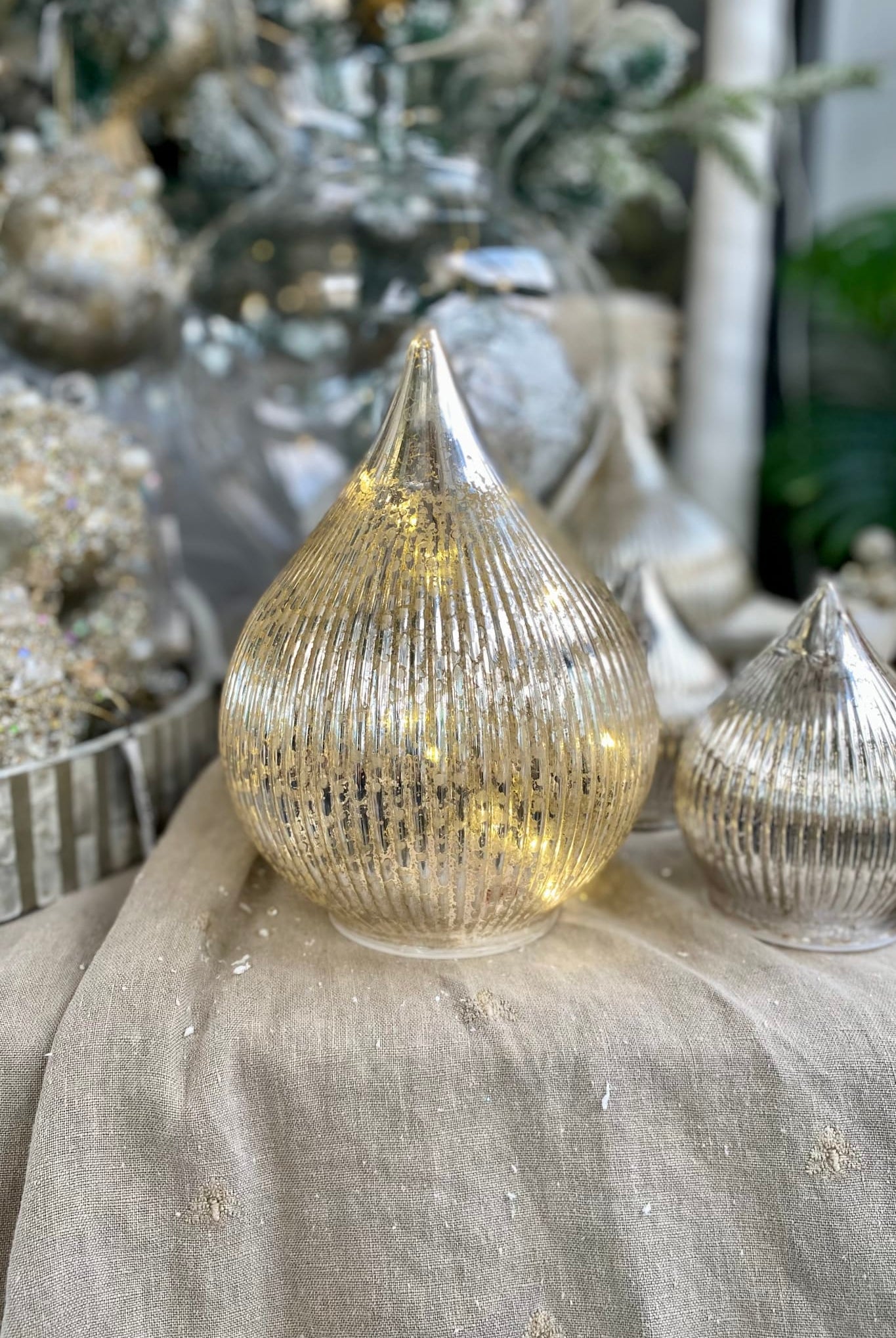 Teardrop Glass Light-up Bulb (16cm) - Magpie Style