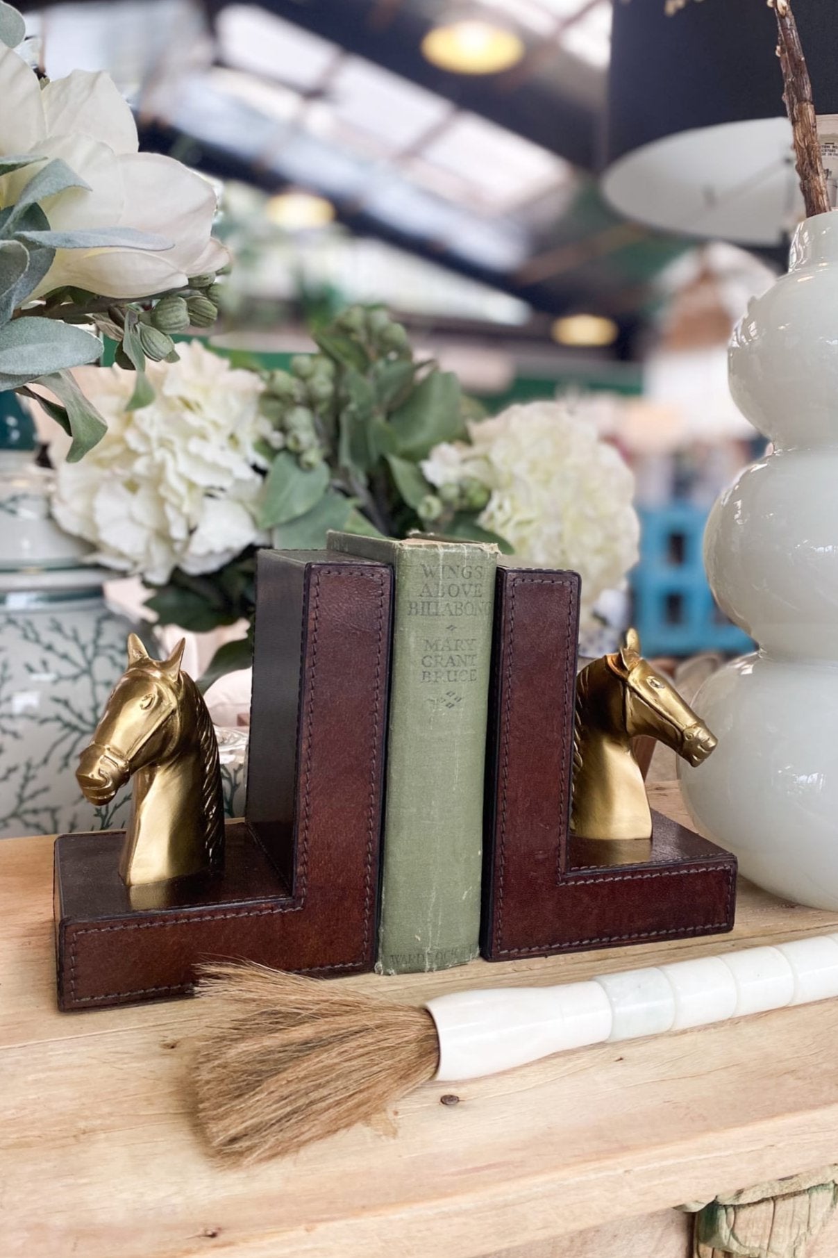 Bookends Aged Dark Leather with Horse - Magpie Style
