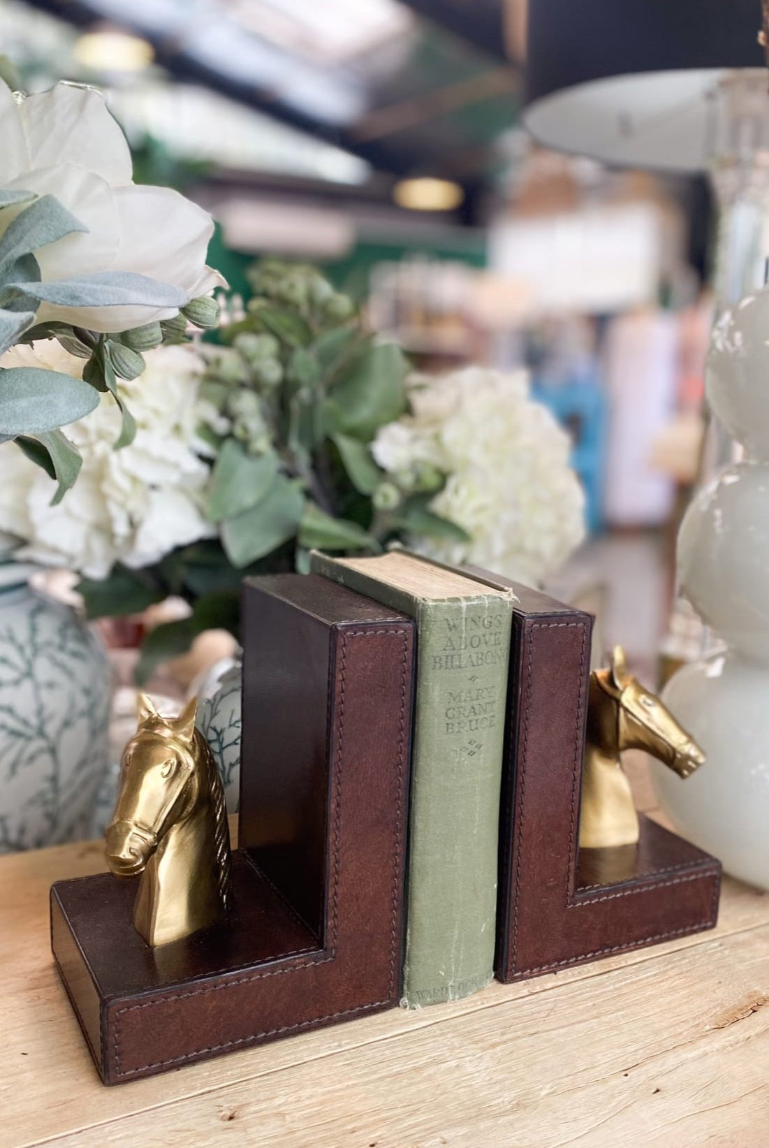 Bookends Aged Dark Leather with Horse - Magpie Style