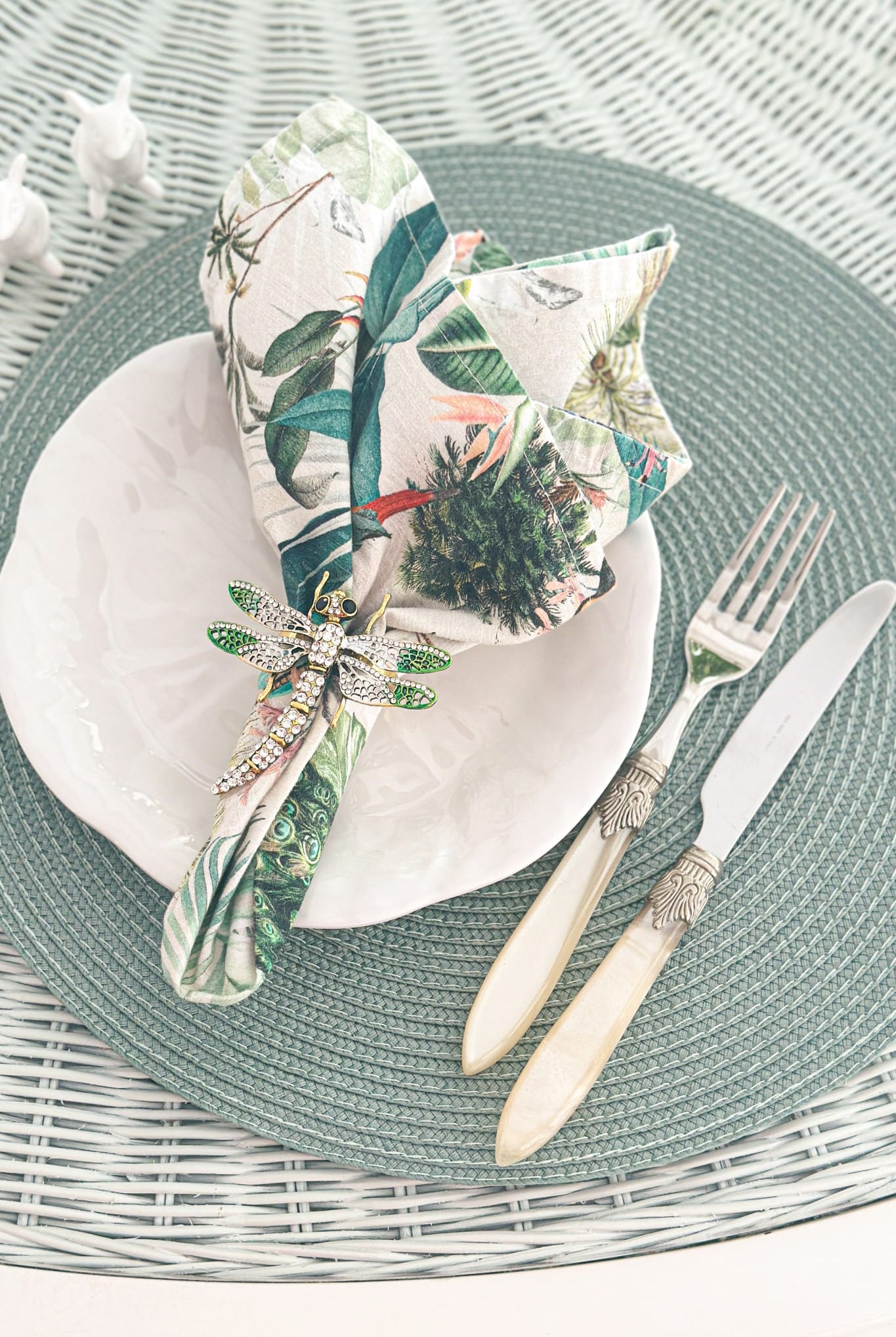 Cabbage Leaf Melamine Side Plate - Magpie Style