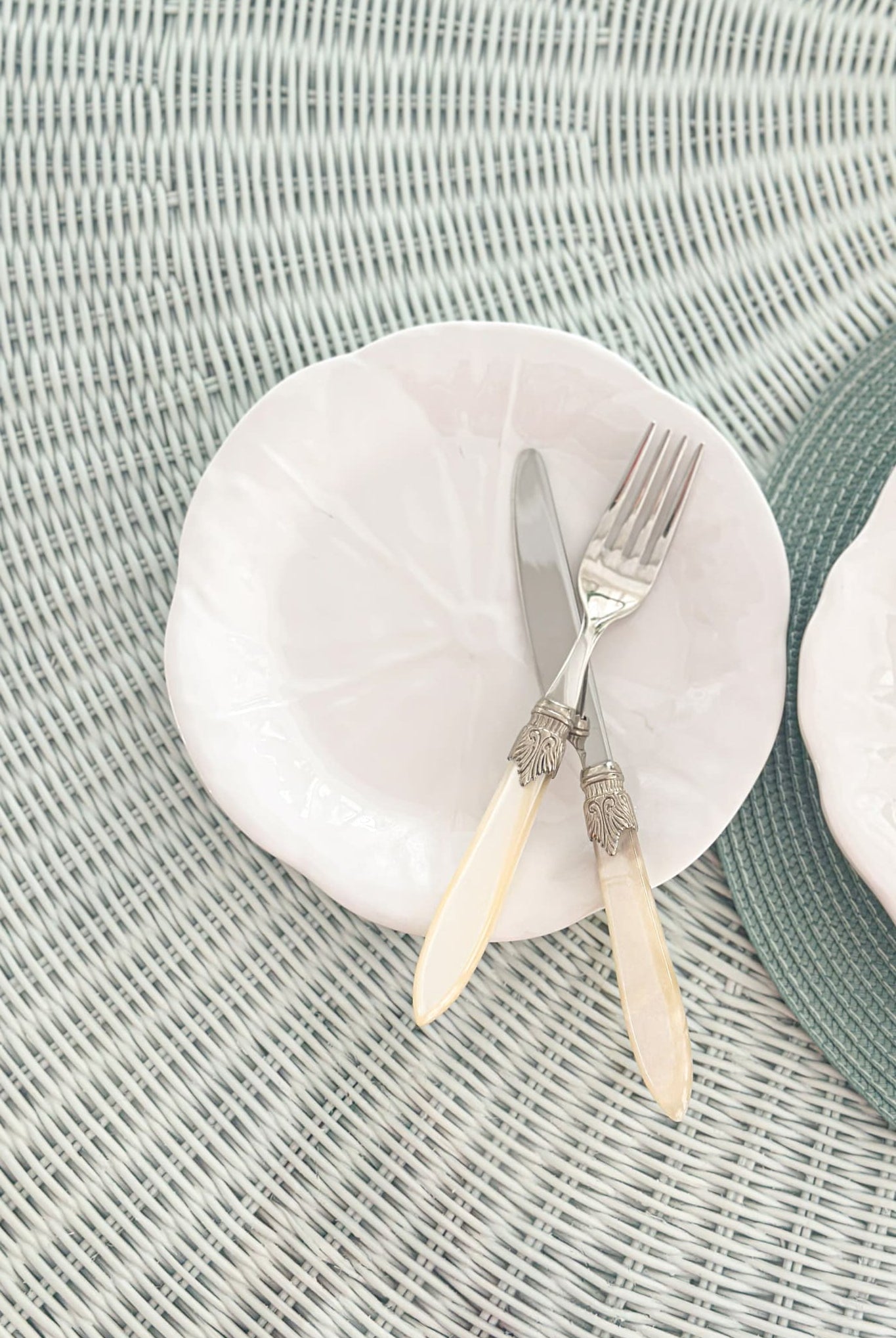 Cabbage Leaf Melamine Side Plate - Magpie Style