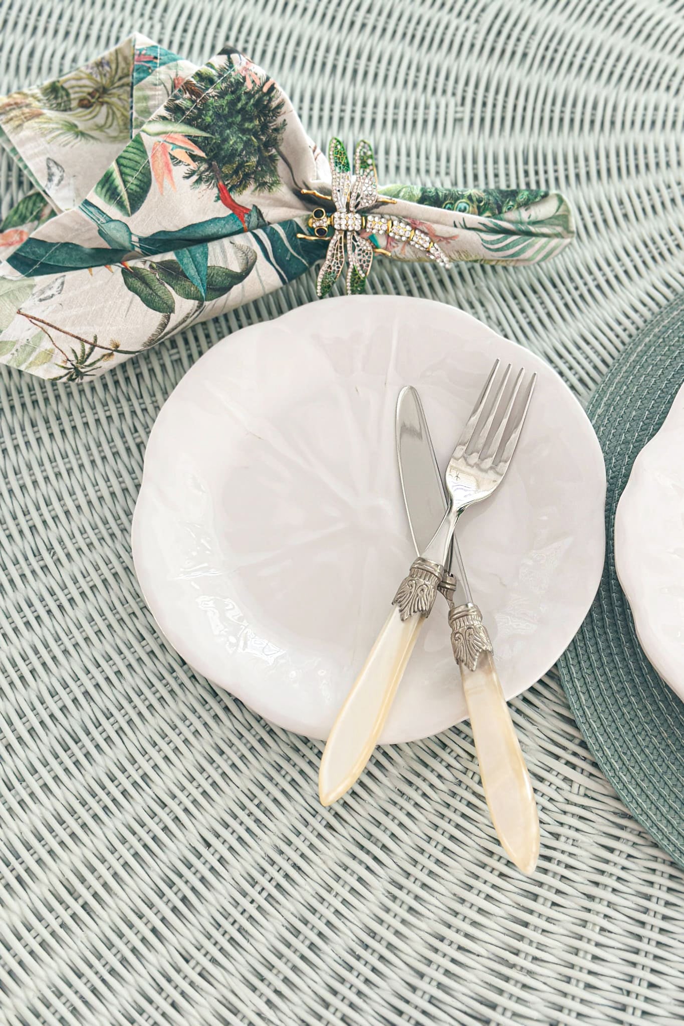 Cabbage Leaf Melamine Side Plate - Magpie Style