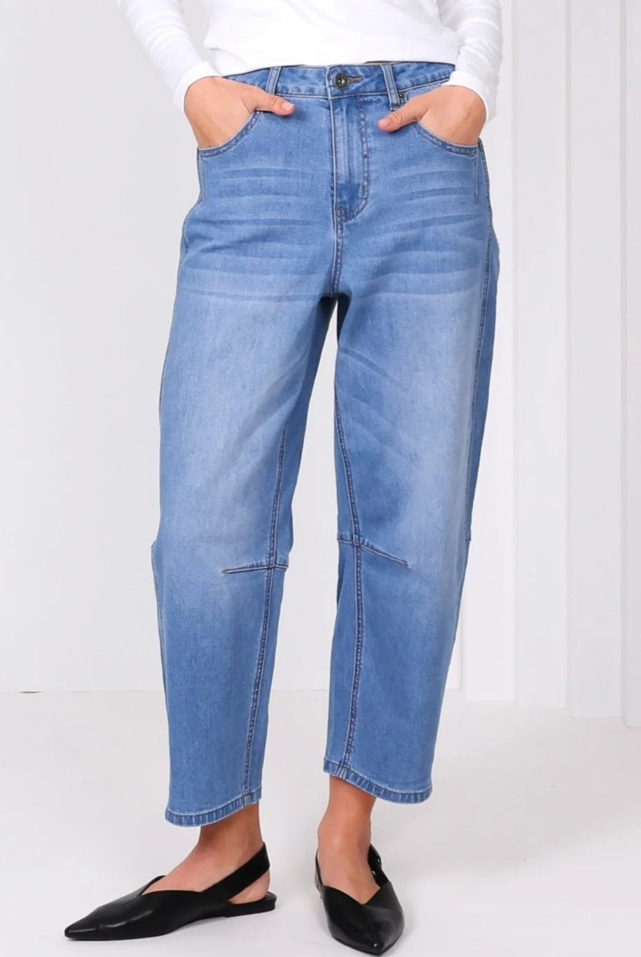 Toni Barrel Jeans - Light Wash Denim - Magpie Style