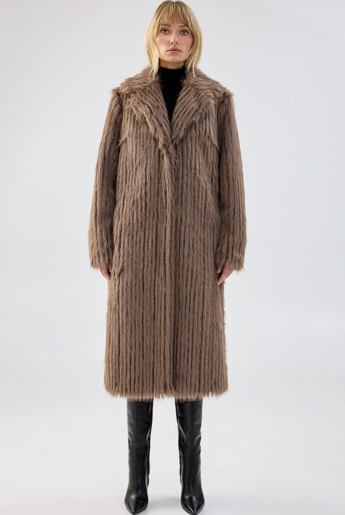 UNREAL FUR - Retro Coat - Magpie Style