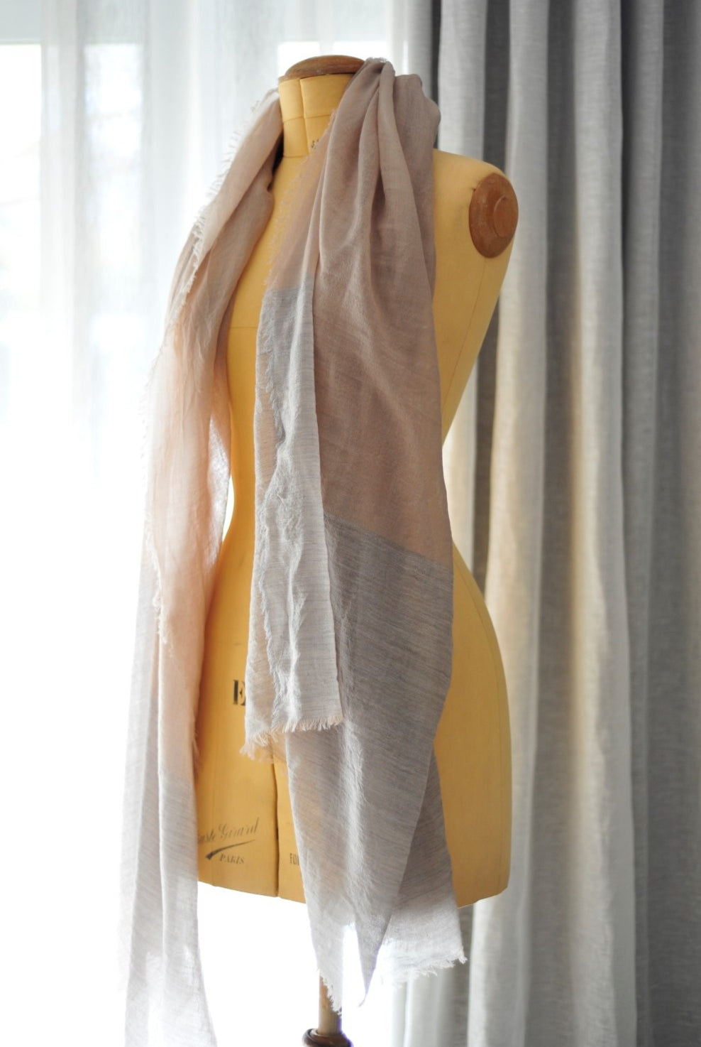 LUXURY CASHMERE COMPANY Chelsea Scarf - Taupe/Grey - Magpie Style