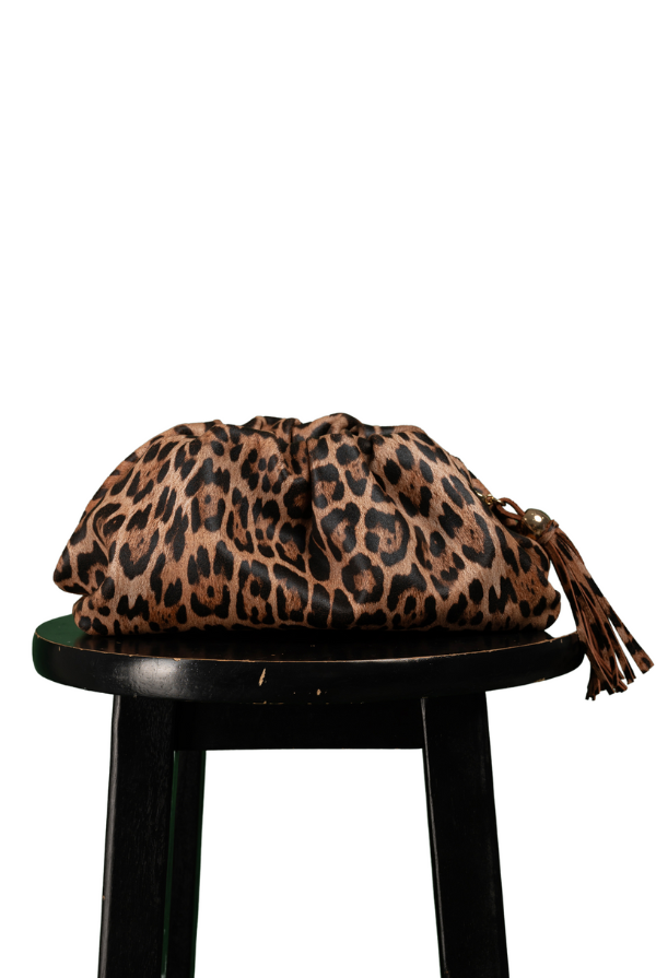 DESTI SAINT Leopard Patty Pouch - Magpie Style