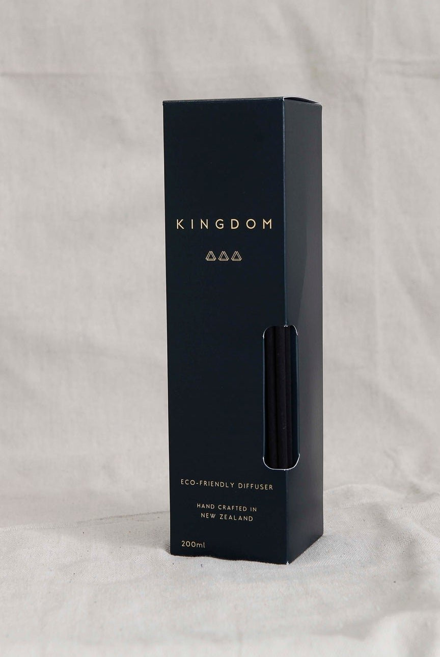 Kingdom Blackberry & Bay Silk Fibre Diffuser 200ml lifestyle image 4