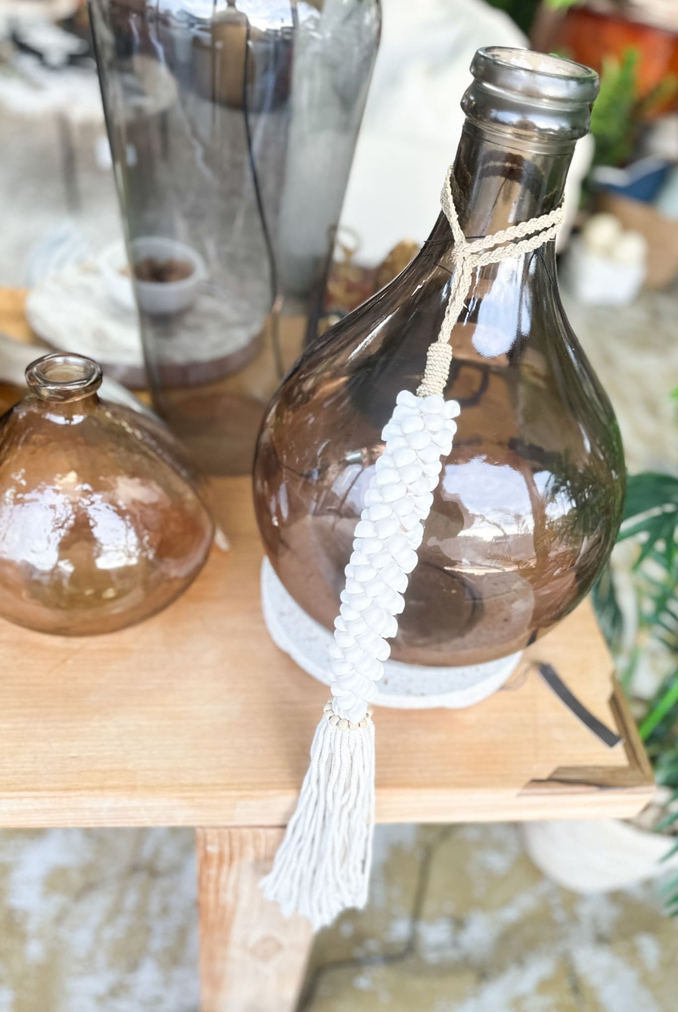 St Barts White Shell Tassel - Magpie Style