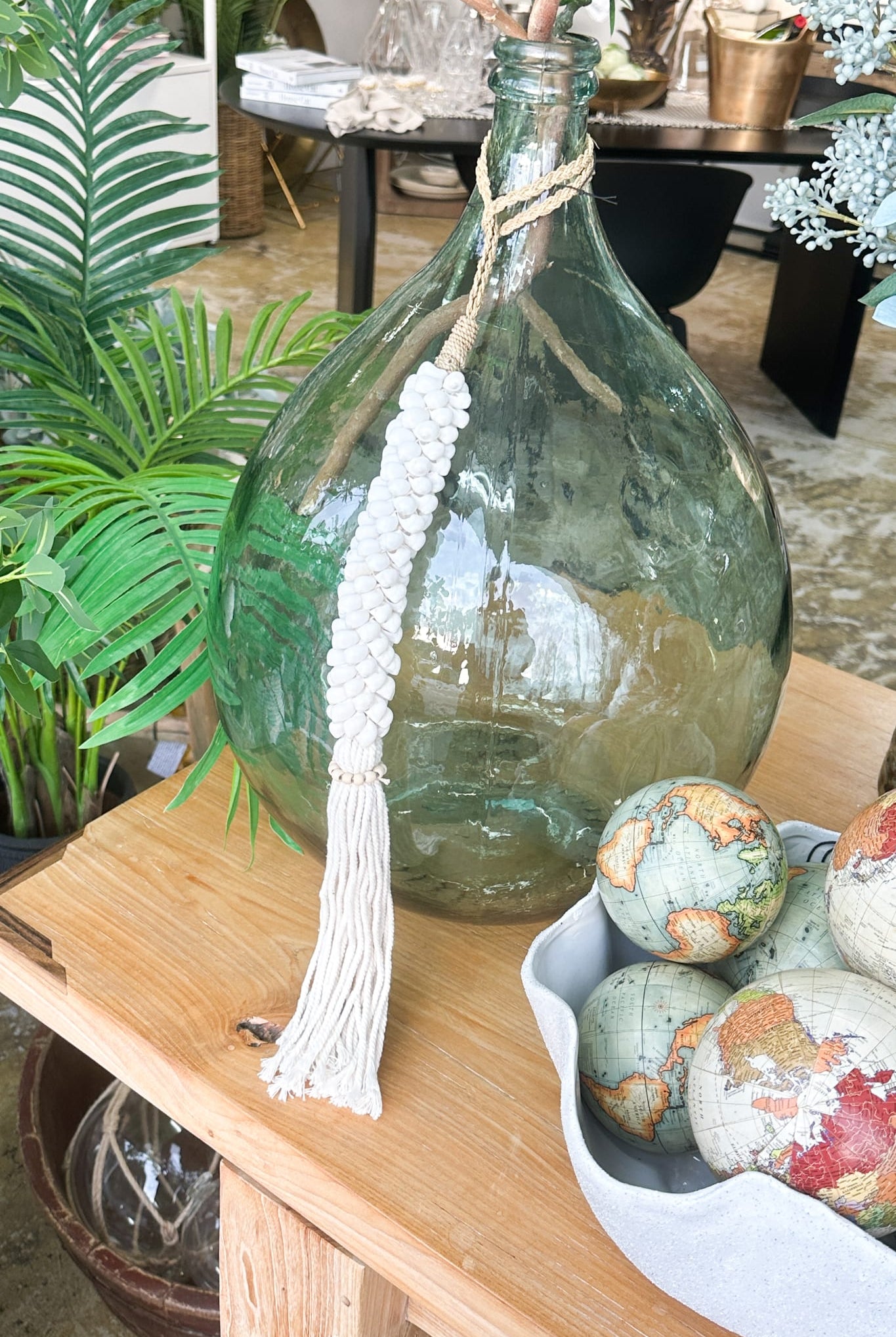 St Barts White Shell Tassel - Magpie Style