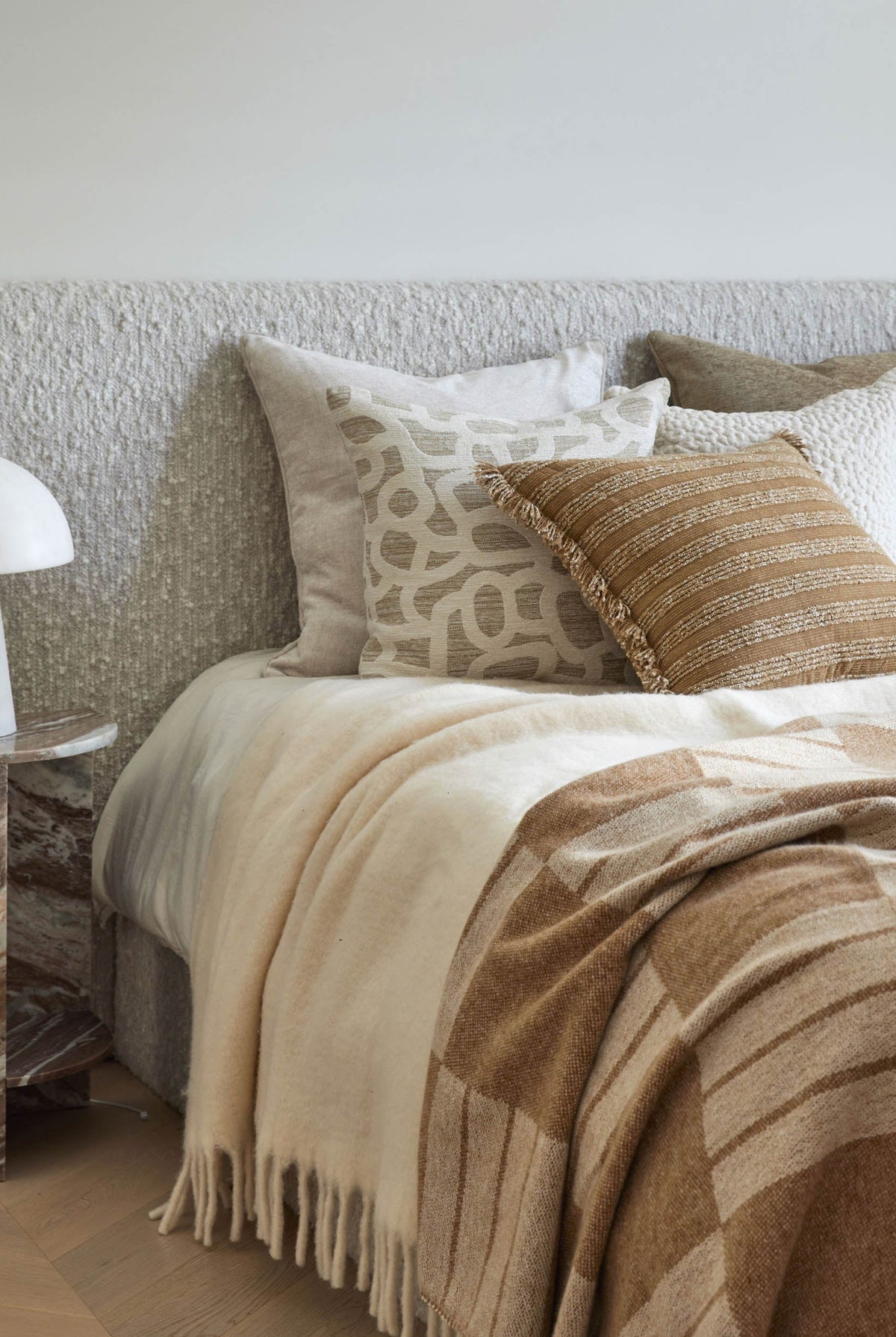 Valencia Cushion - Gold - 7