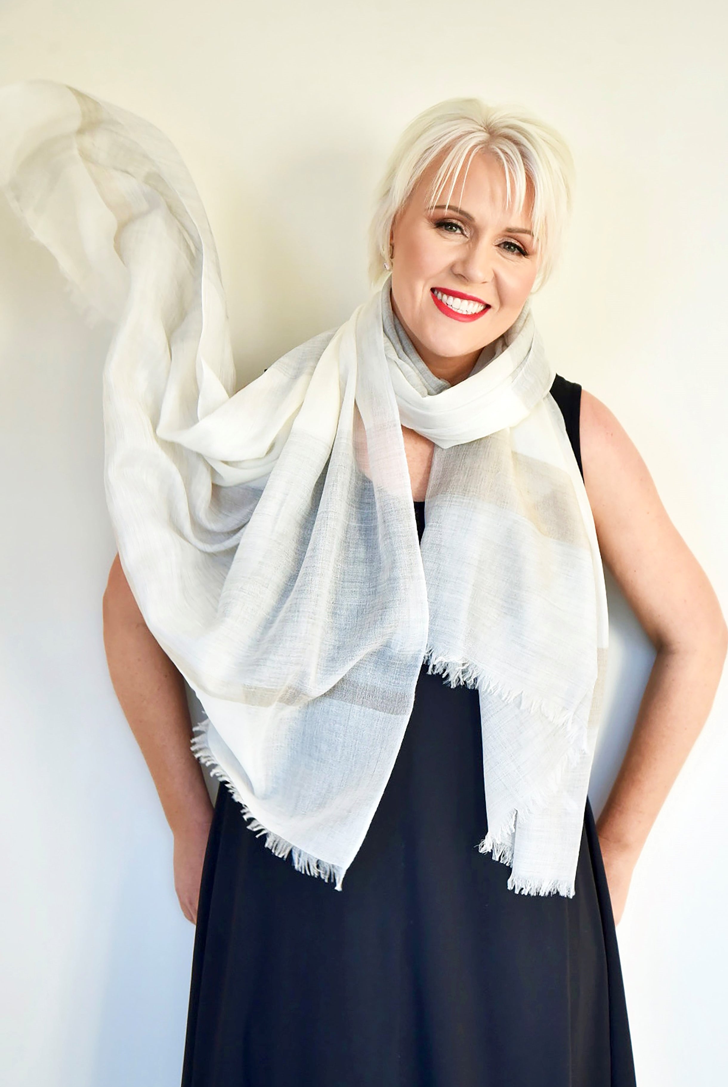 LUXURY CASHMERE COMPANY Chelsea Scarf - 100% Cashmere - Magpie Style
