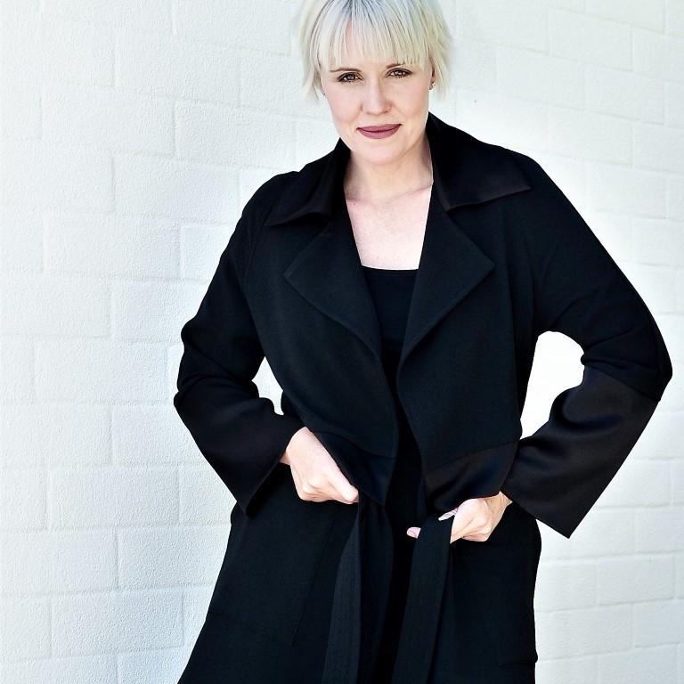 How to lift an all black outfit