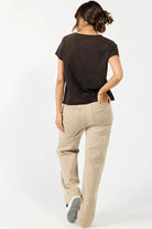 DRAMA THE LABEL Edge Tee - Choccy - Magpie Style