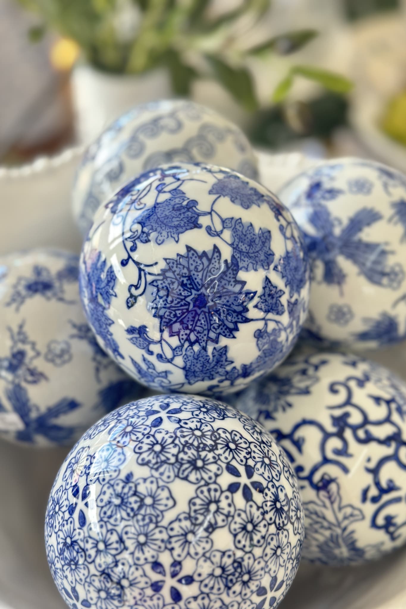 Ceramic Ball Blue/ White 10cm - Carnations - Magpie Style