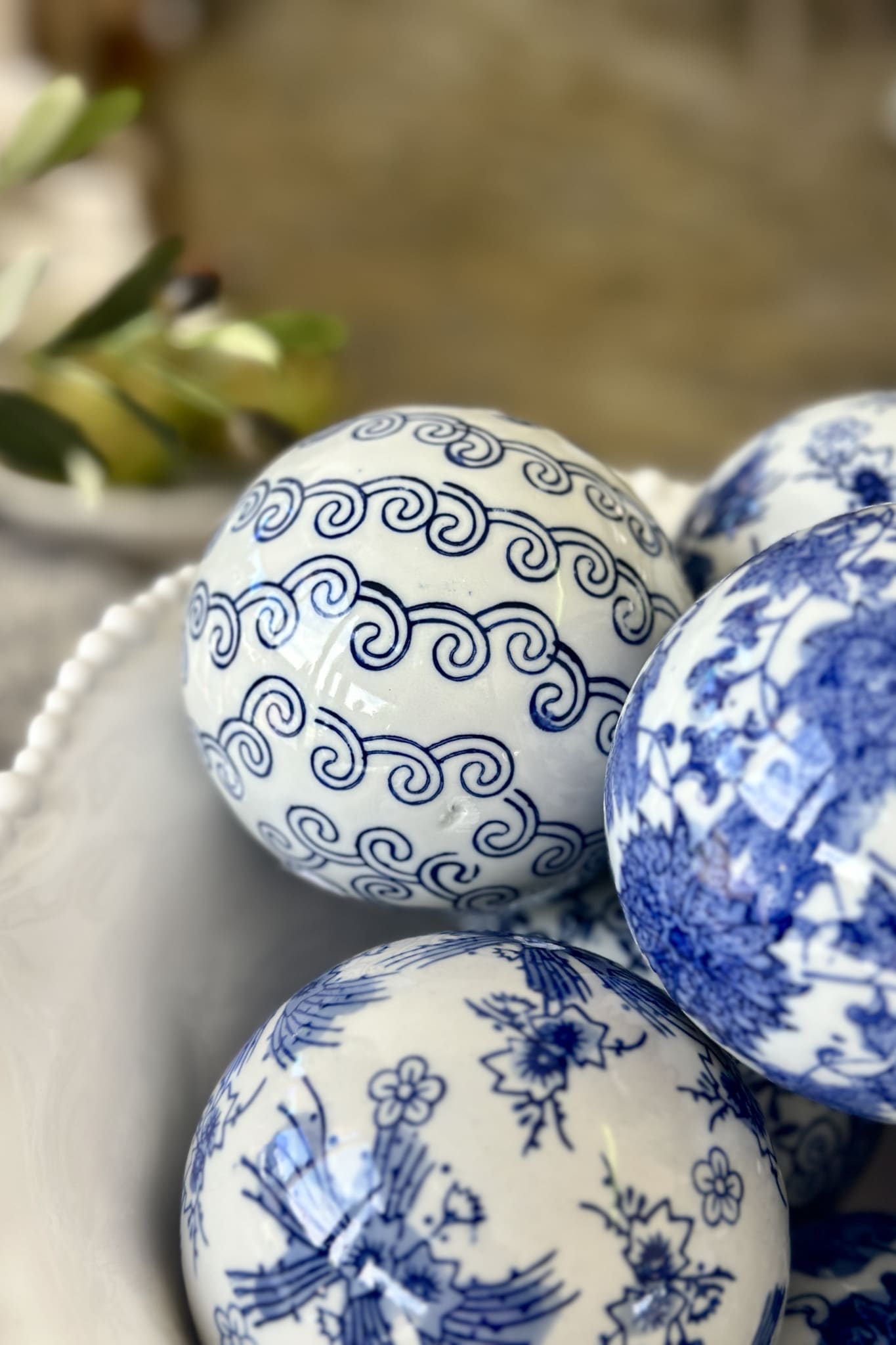 Ceramic Ball Blue/ White 10cm - Scrolls - Magpie Style