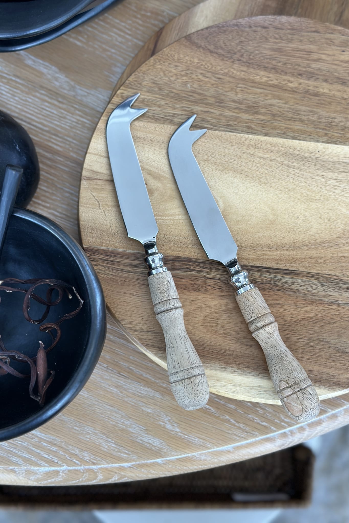 Eliot Cheese Knife - Magpie Style