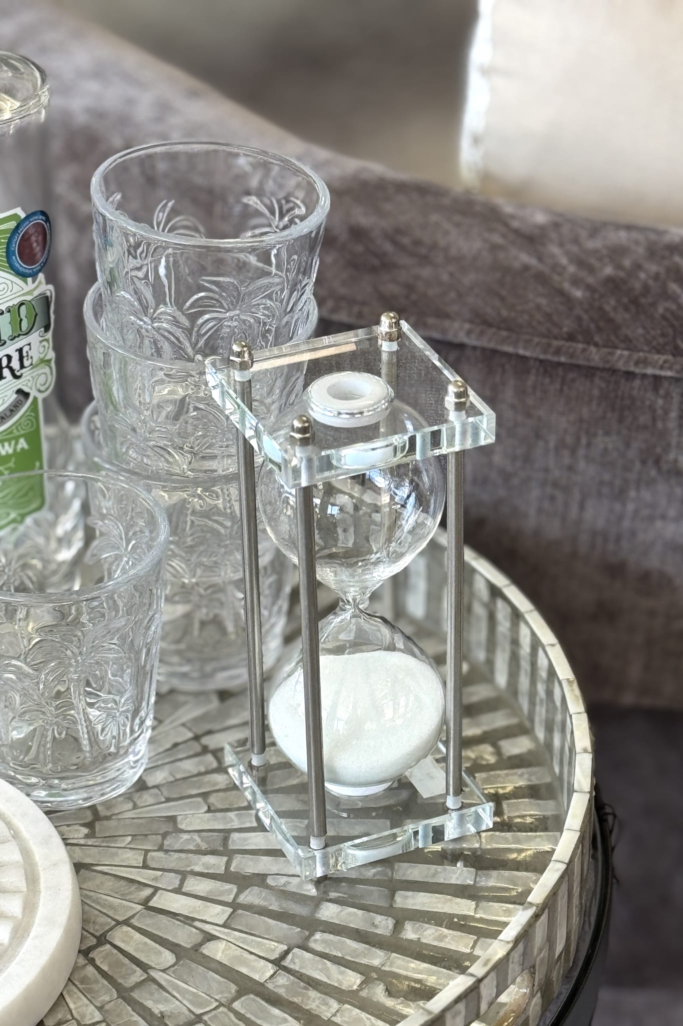 Hourglass - Magpie Style