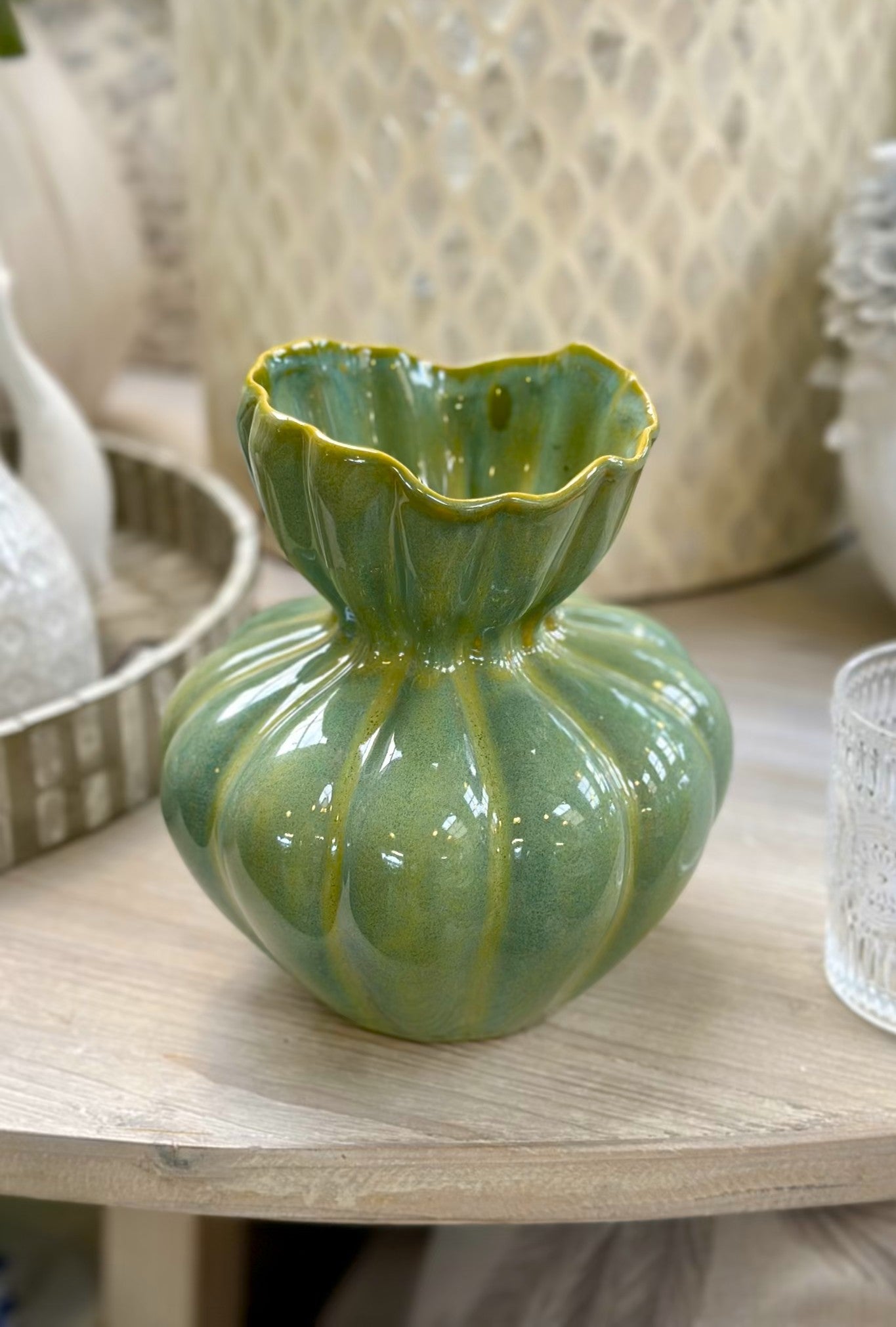 Small Bayleaf Vase - Magpie Style