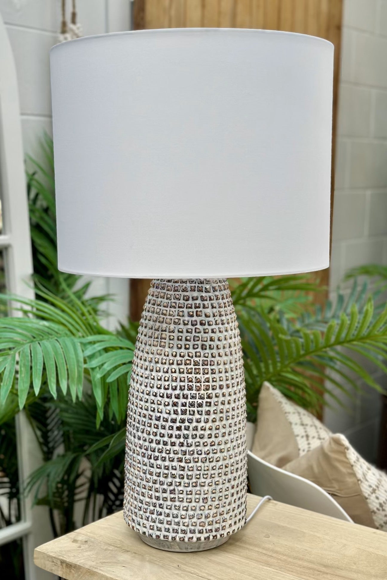 Eathern Dot Lamp Dot - Magpie Style