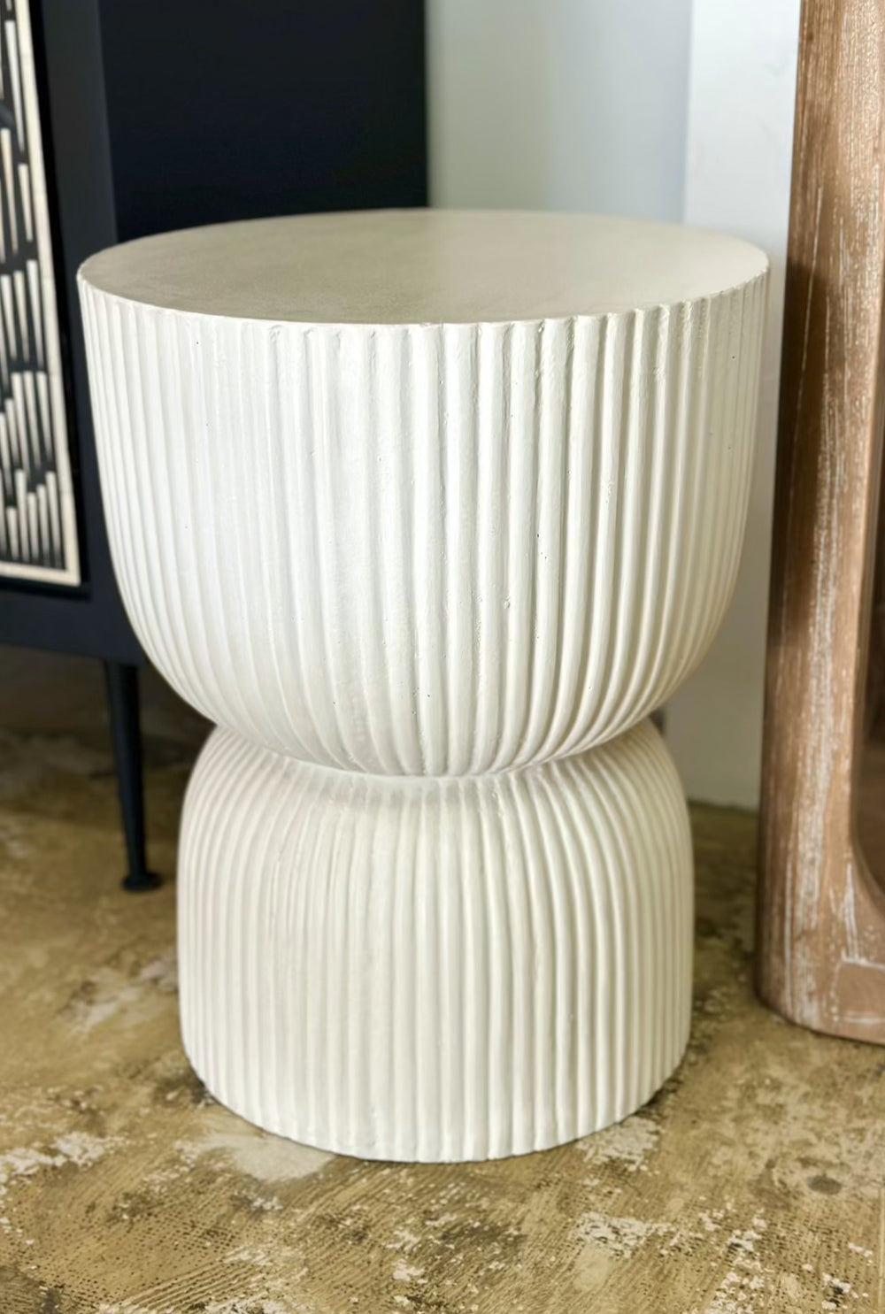 Linea Stool