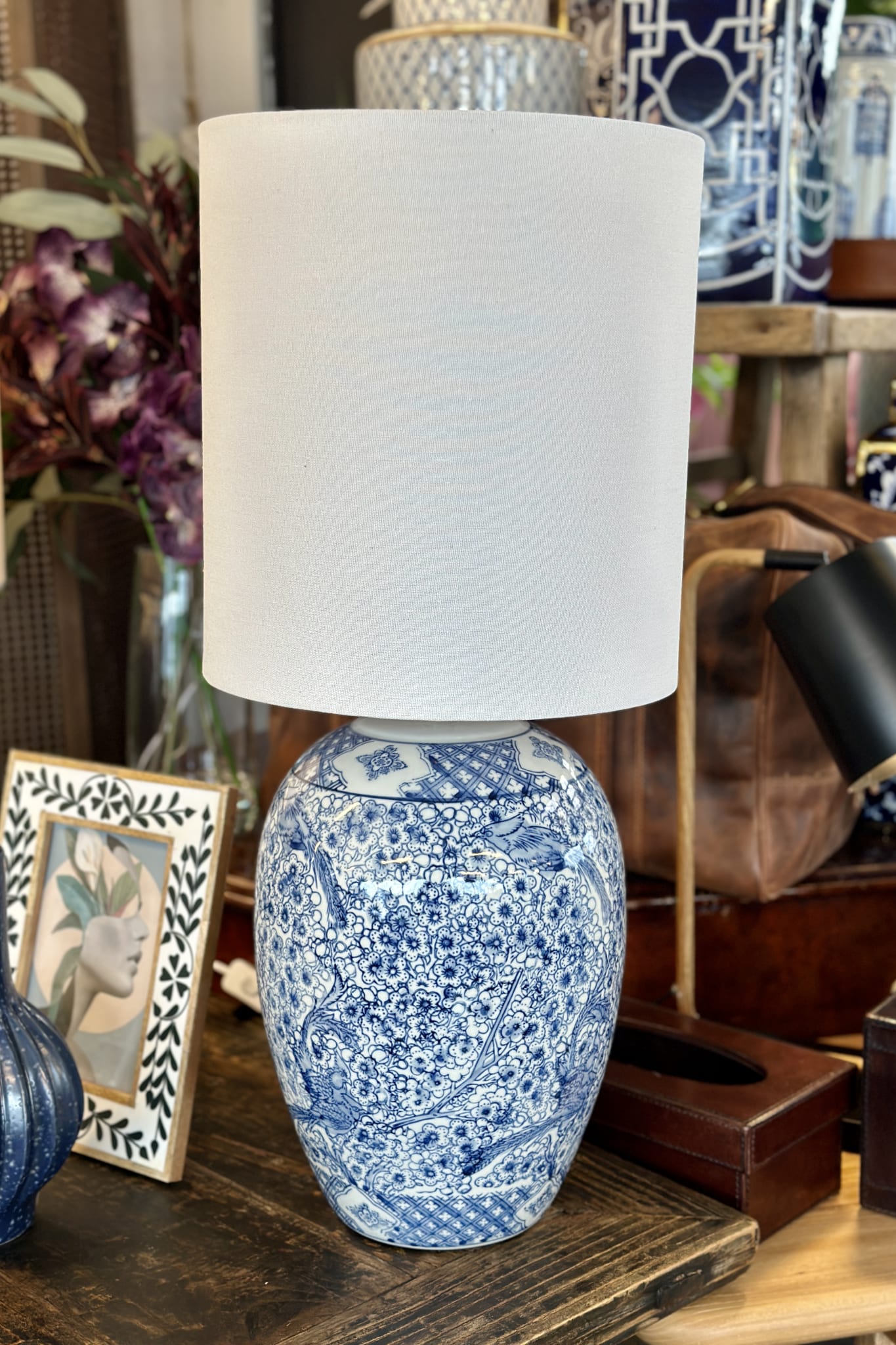Bai Lai Navy Ceramic Lamp - Magpie Style