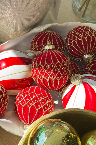 Red Flock with Gold Diamond Ball