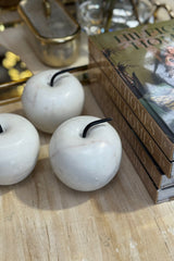 Marble Apple Medium - White
