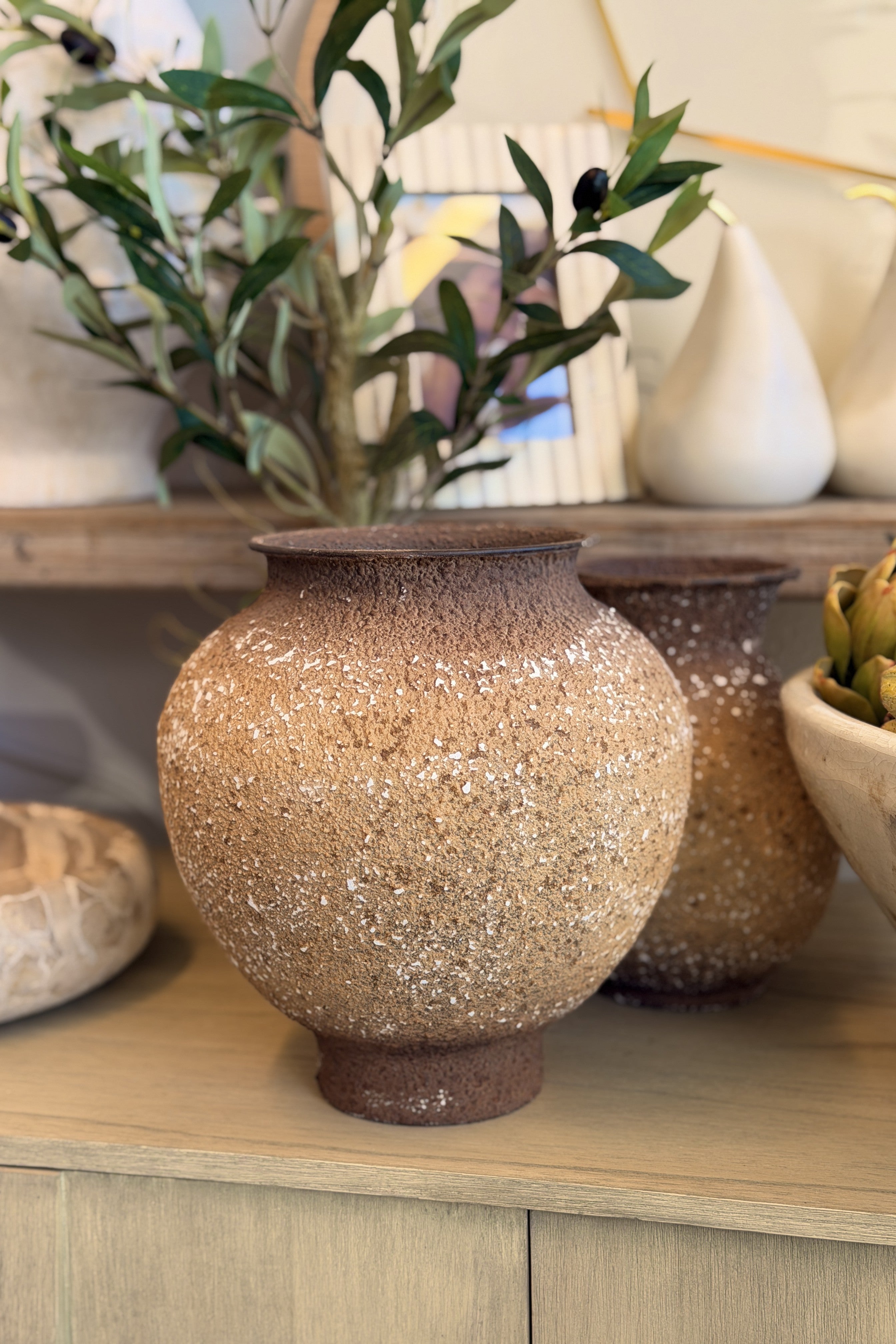 Siena Weathered Urn - Magpie Style